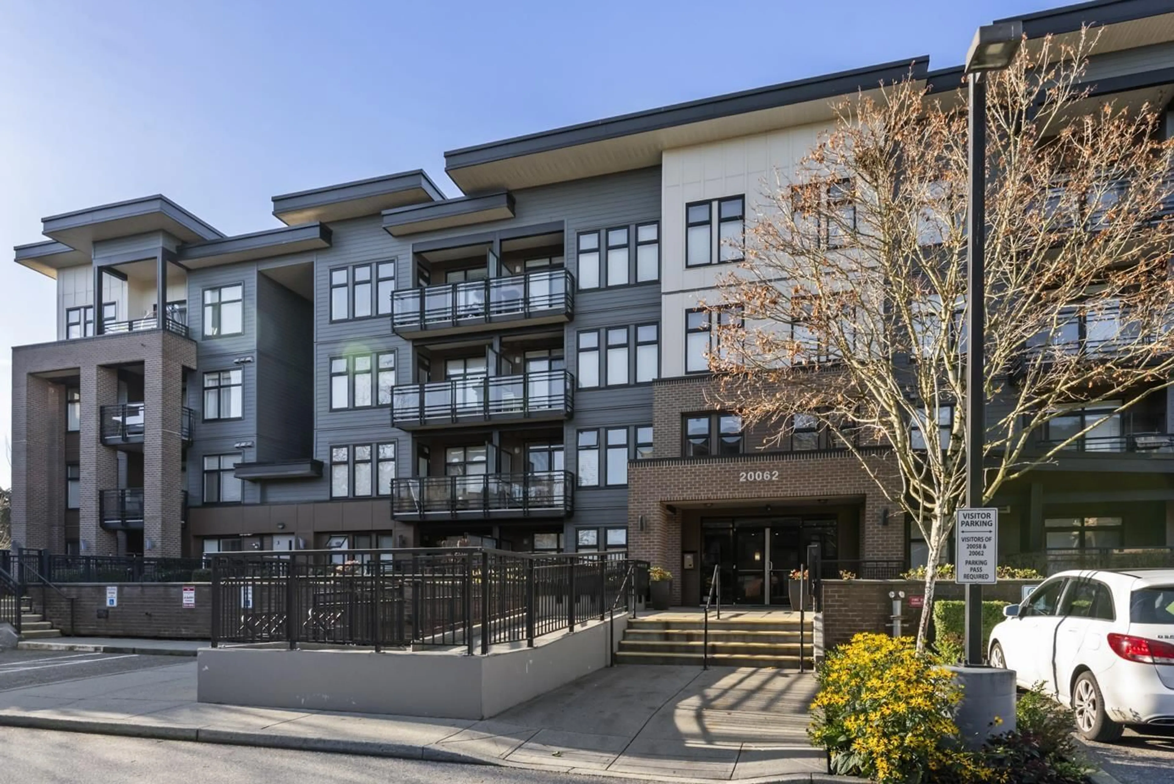 Patio, unknown for 305 - 20062 FRASER HIGHWAY, Langley British Columbia V3A0E6