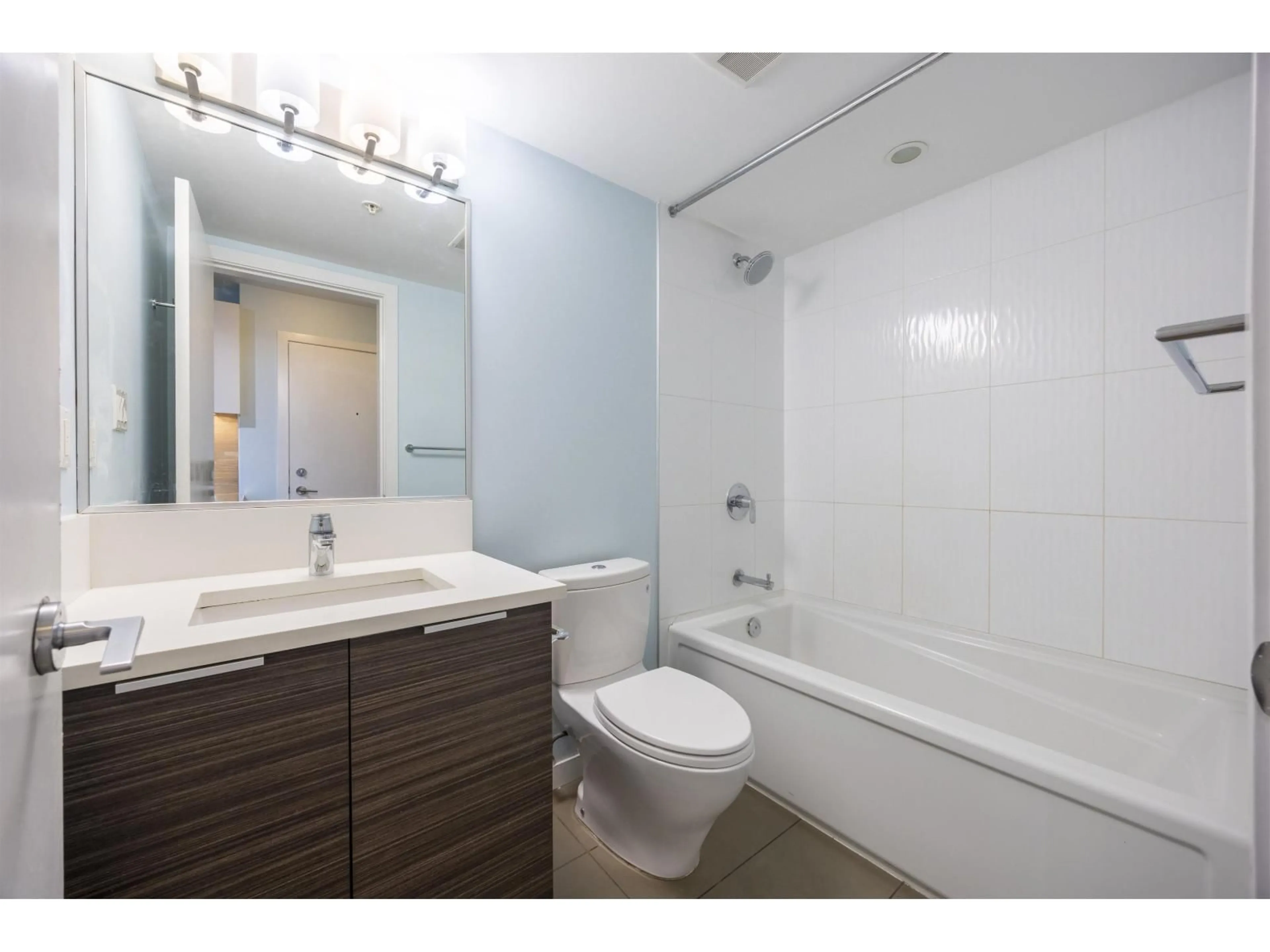 Standard bathroom, unknown for 1108 - 13303 103A AVENUE, Surrey British Columbia V3T0K6