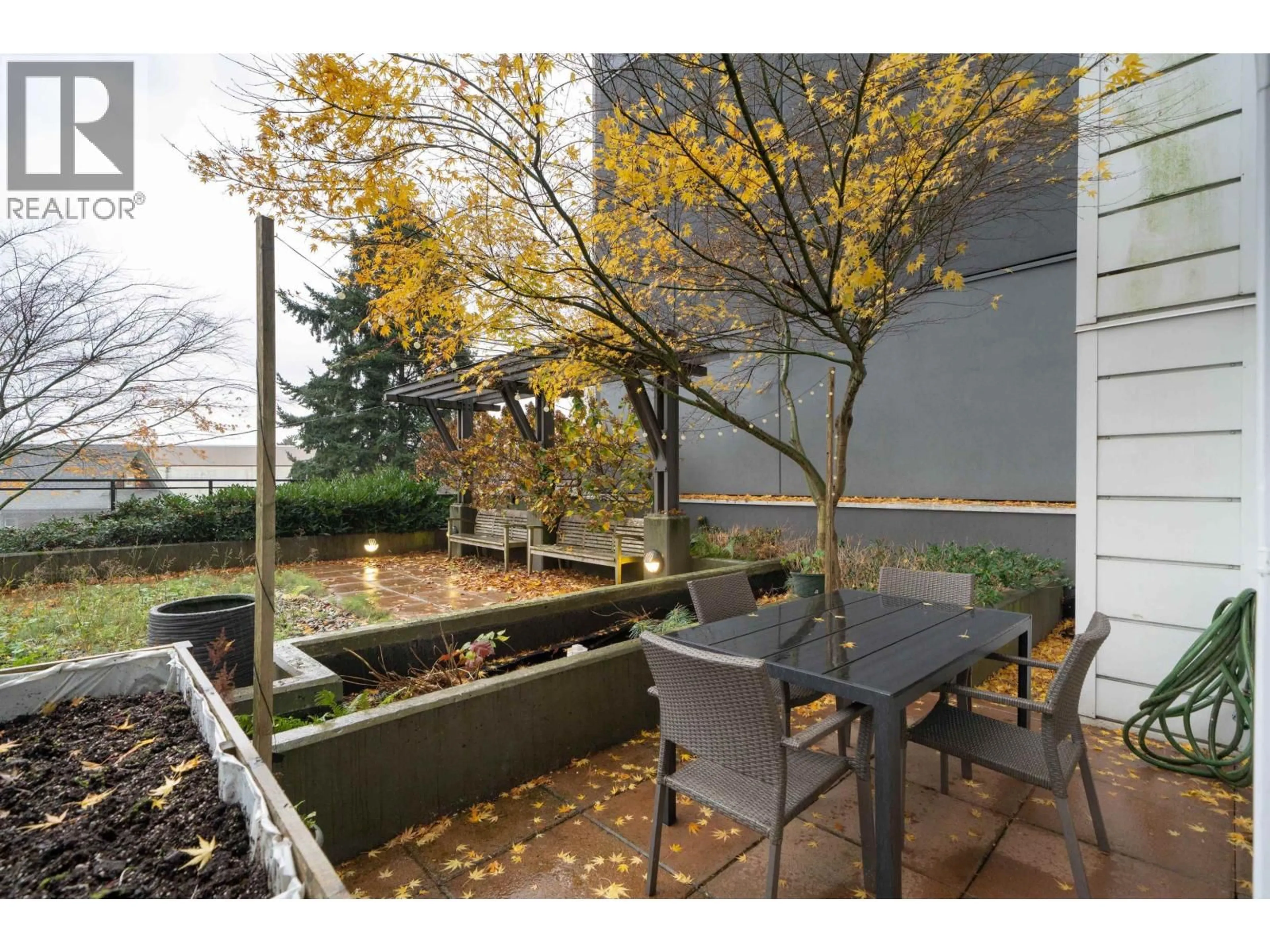 Patio, unknown for 209 - 233 KINGSWAY, Vancouver British Columbia V5T3J5
