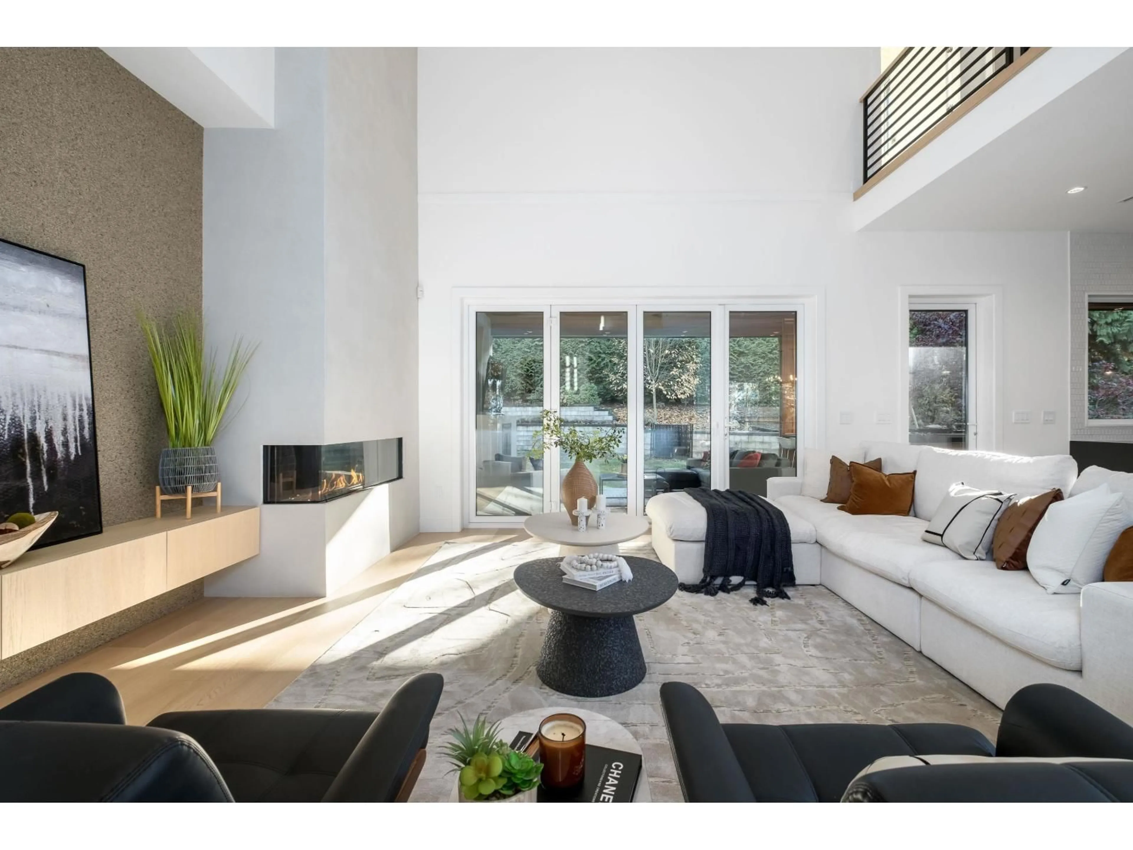 Living room with furniture, unknown for 16690 MCNAIR DRIVE, Surrey British Columbia V3Z0P9