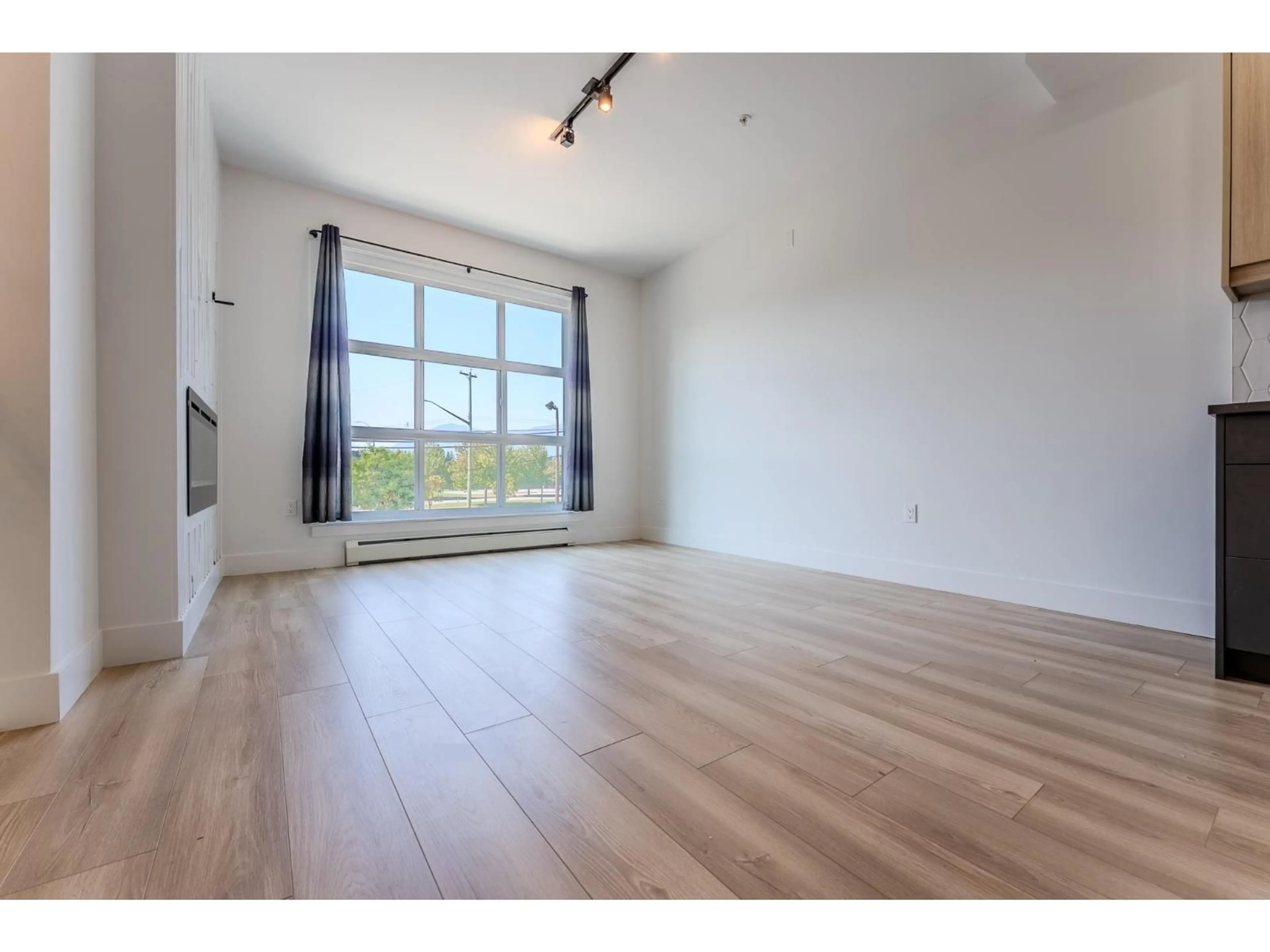 A pic of a room for 2 - 46376 YALE ROAD, Chilliwack British Columbia V2P2R2