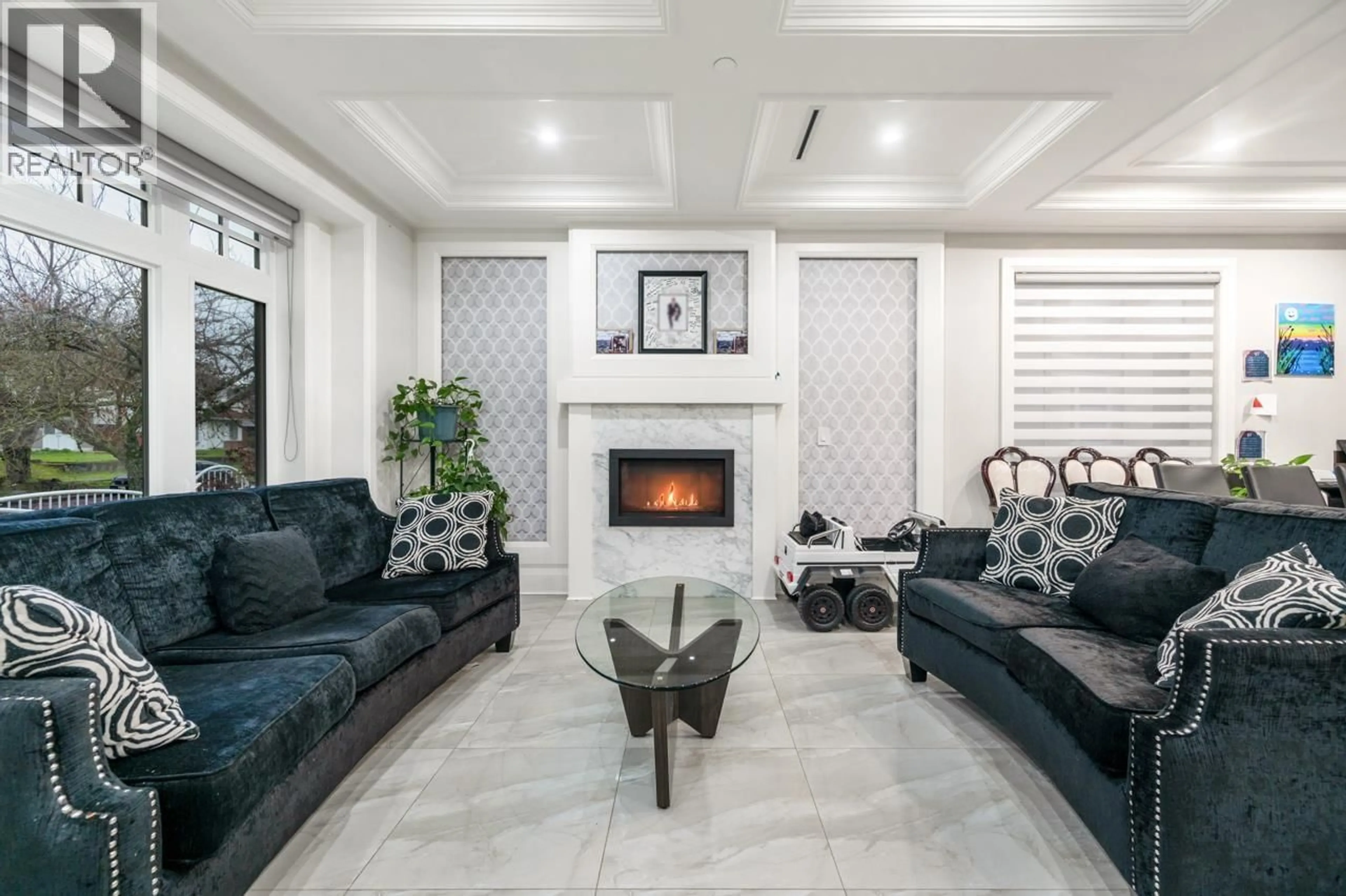 Living room with furniture, ceramic/tile floor for 1176 60TH AVENUE, Vancouver British Columbia V5X2A7