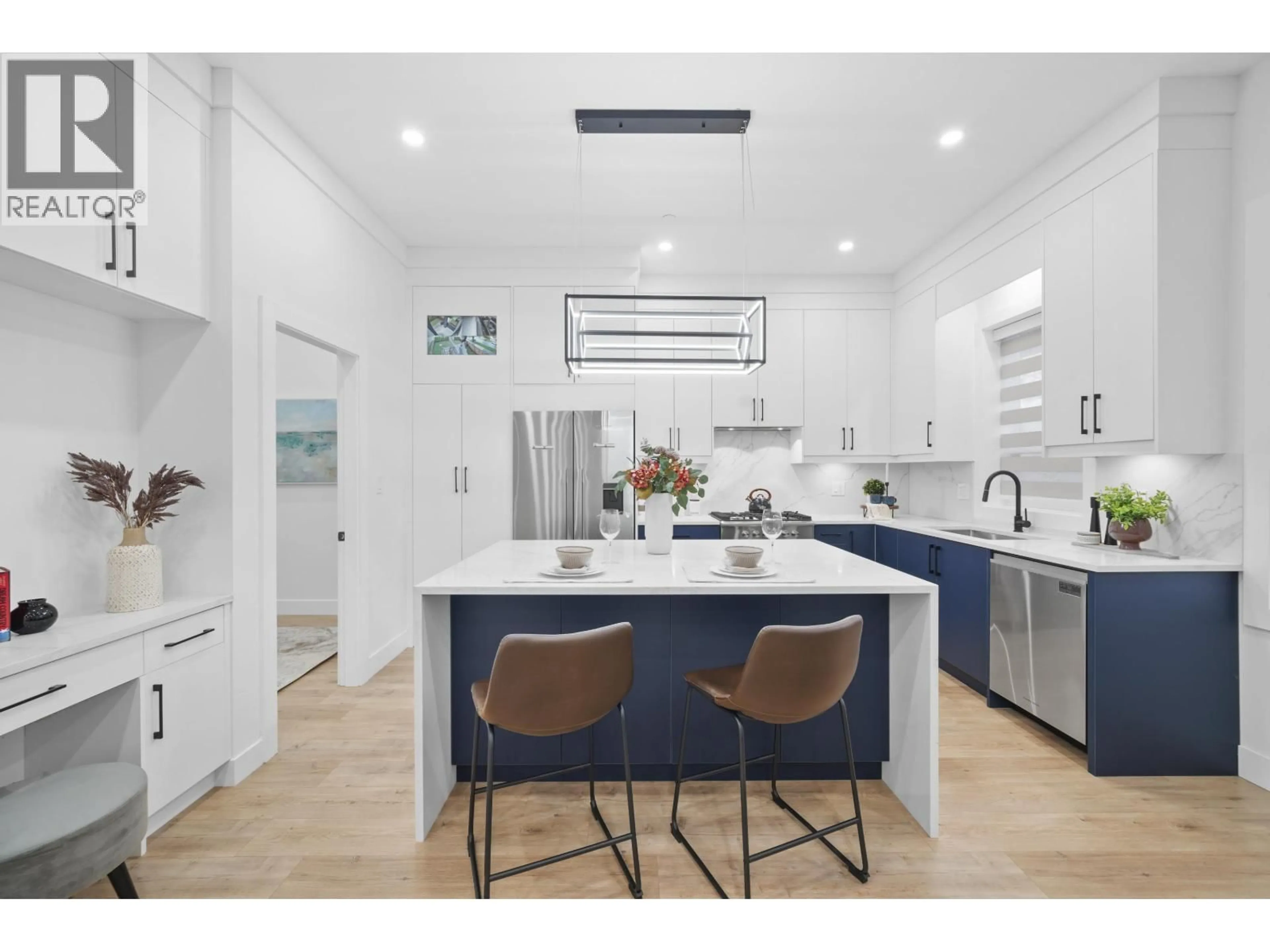 Open concept kitchen, ceramic/tile floor for 2995 17TH AVENUE, Vancouver British Columbia V5M2N4