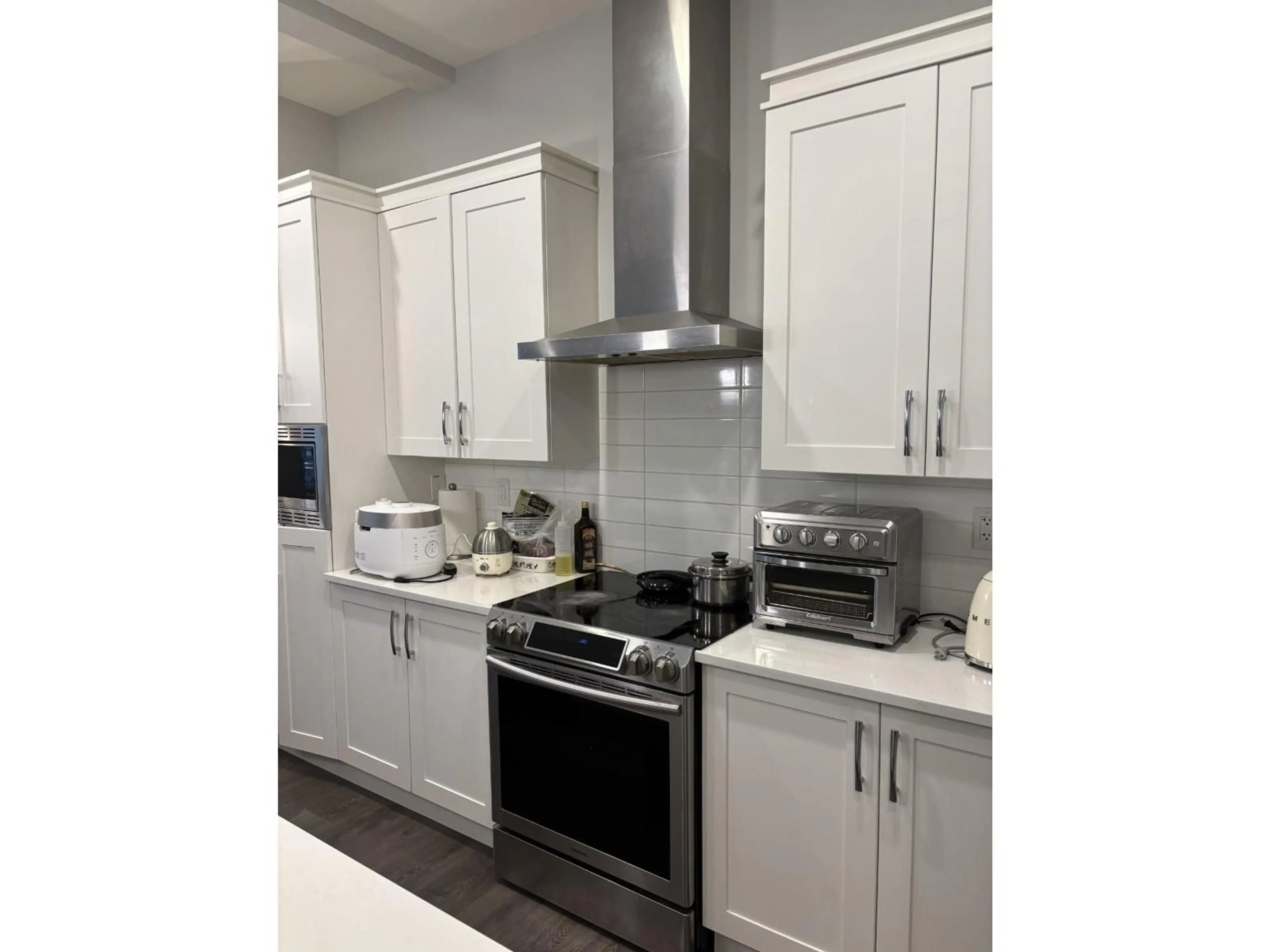 Contemporary kitchen, unknown for 20427 83B AVENUE, Langley British Columbia V2Y0R6