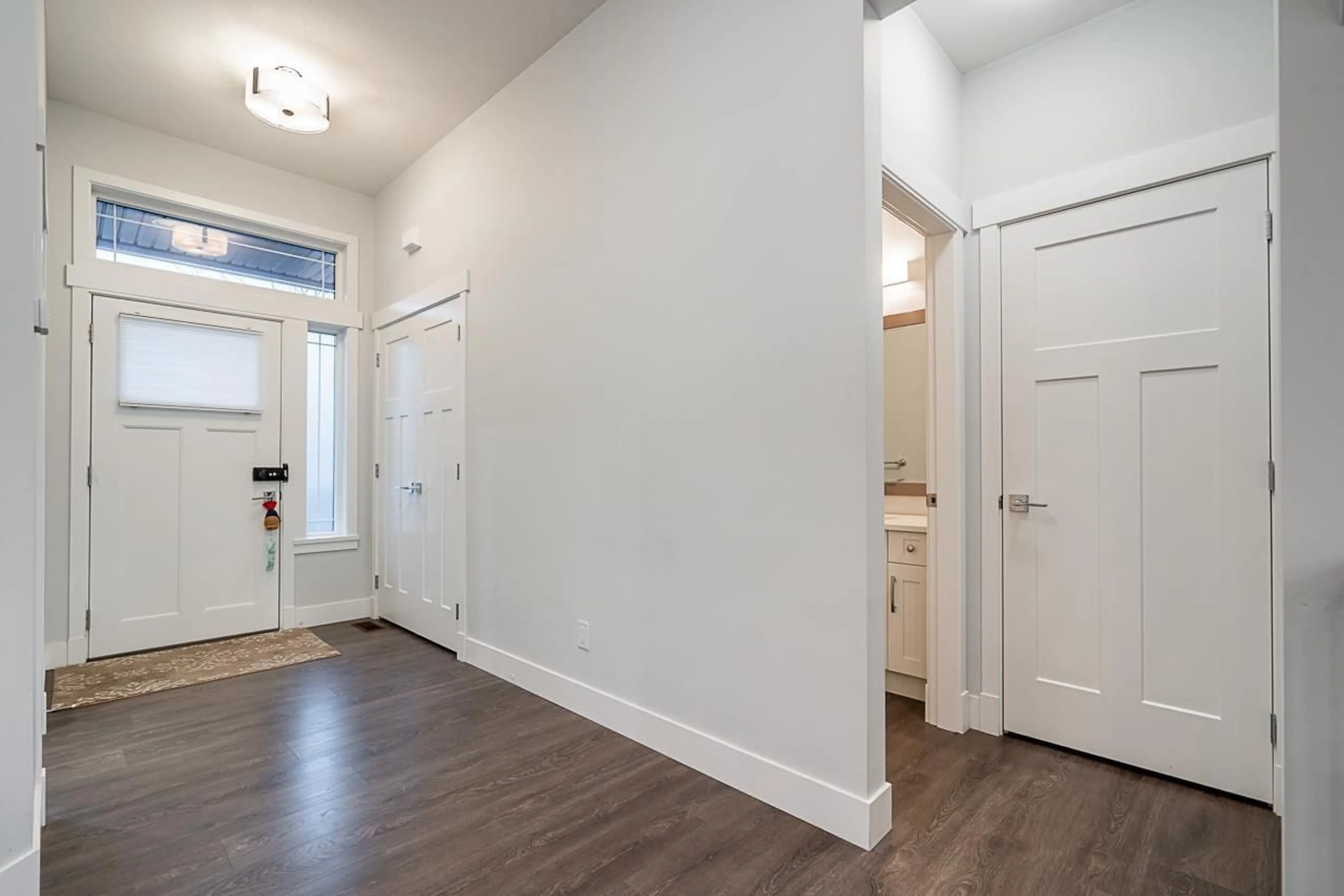 Indoor entryway for 20427 83B AVENUE, Langley British Columbia V2Y0R6