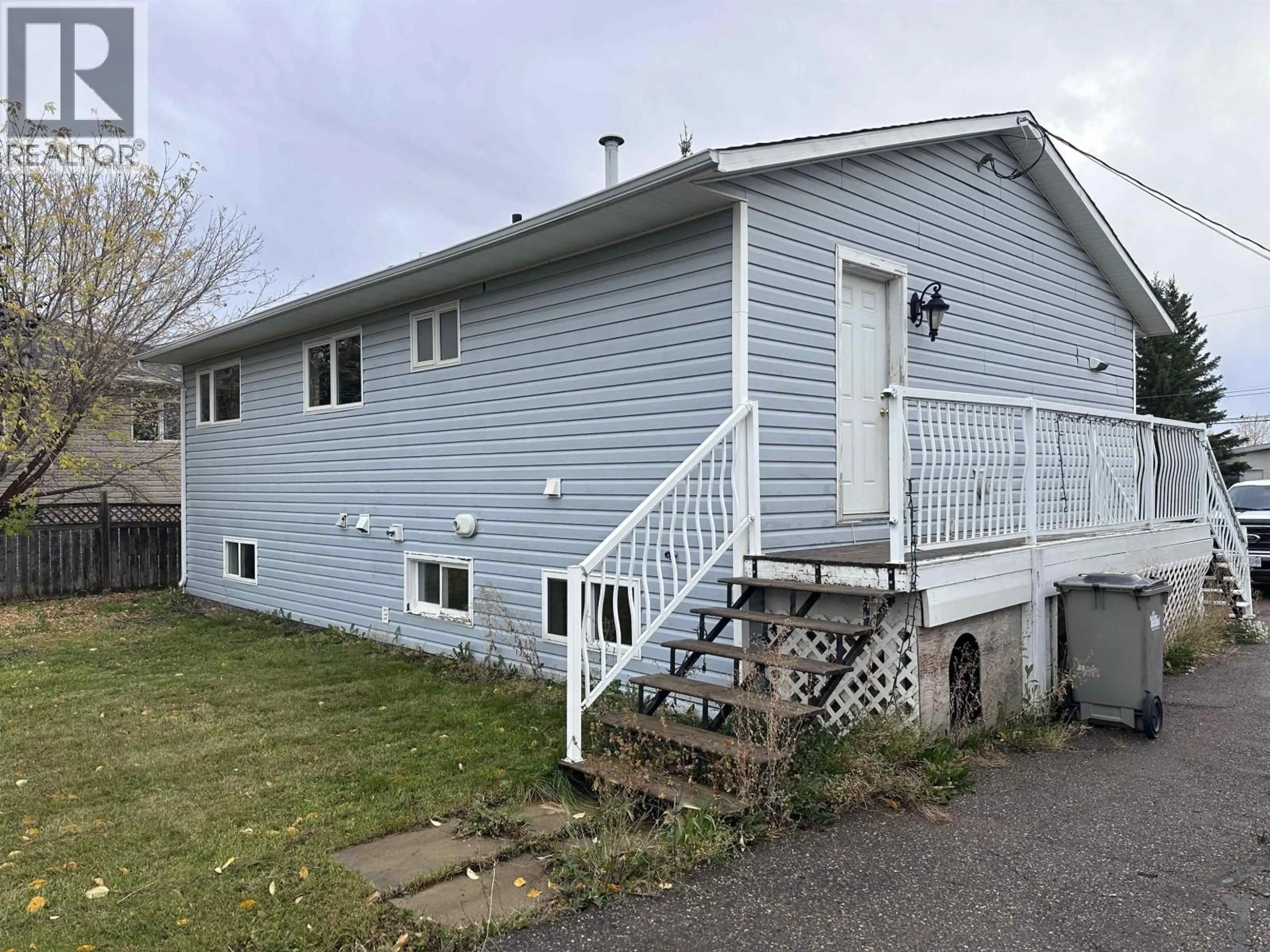 Home with vinyl exterior material, unknown for 3916 COTTONWOOD ROAD, Fort Nelson British Columbia V0C1R0