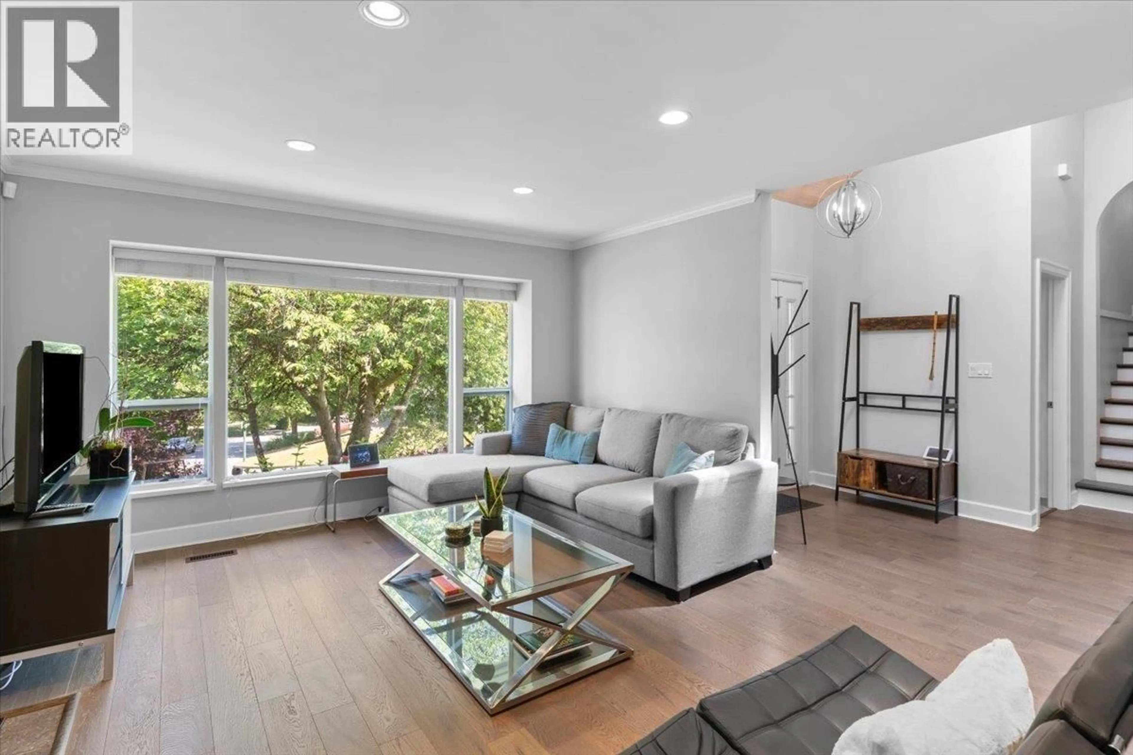 Living room with furniture, unknown for 2561 STONEY CREEK PLACE, Burnaby British Columbia V3J7S4