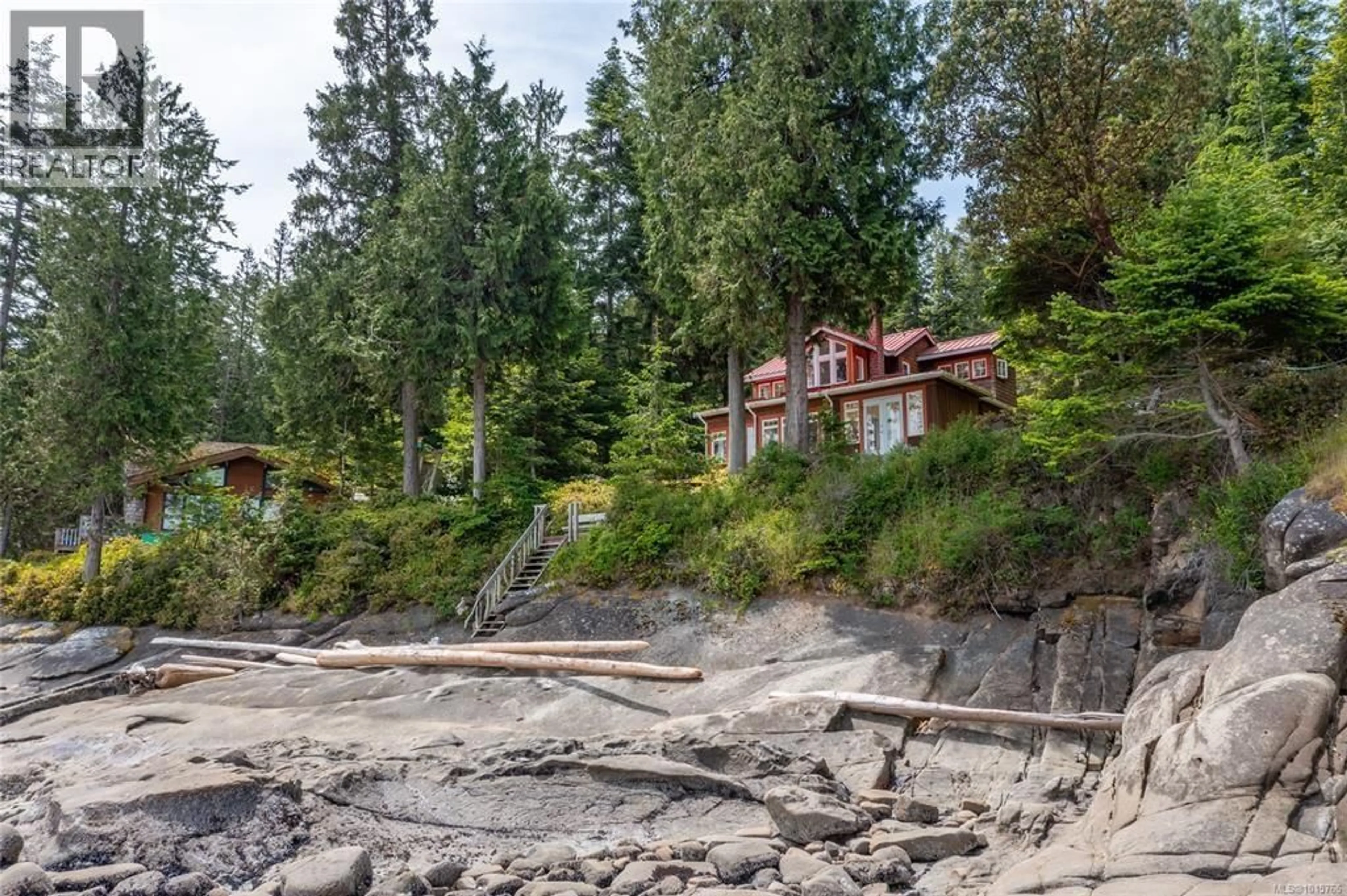 Patio, water/lake/river/ocean view for 105 ISLAND PARK DRIVE, Other Islands British Columbia V0N1P0