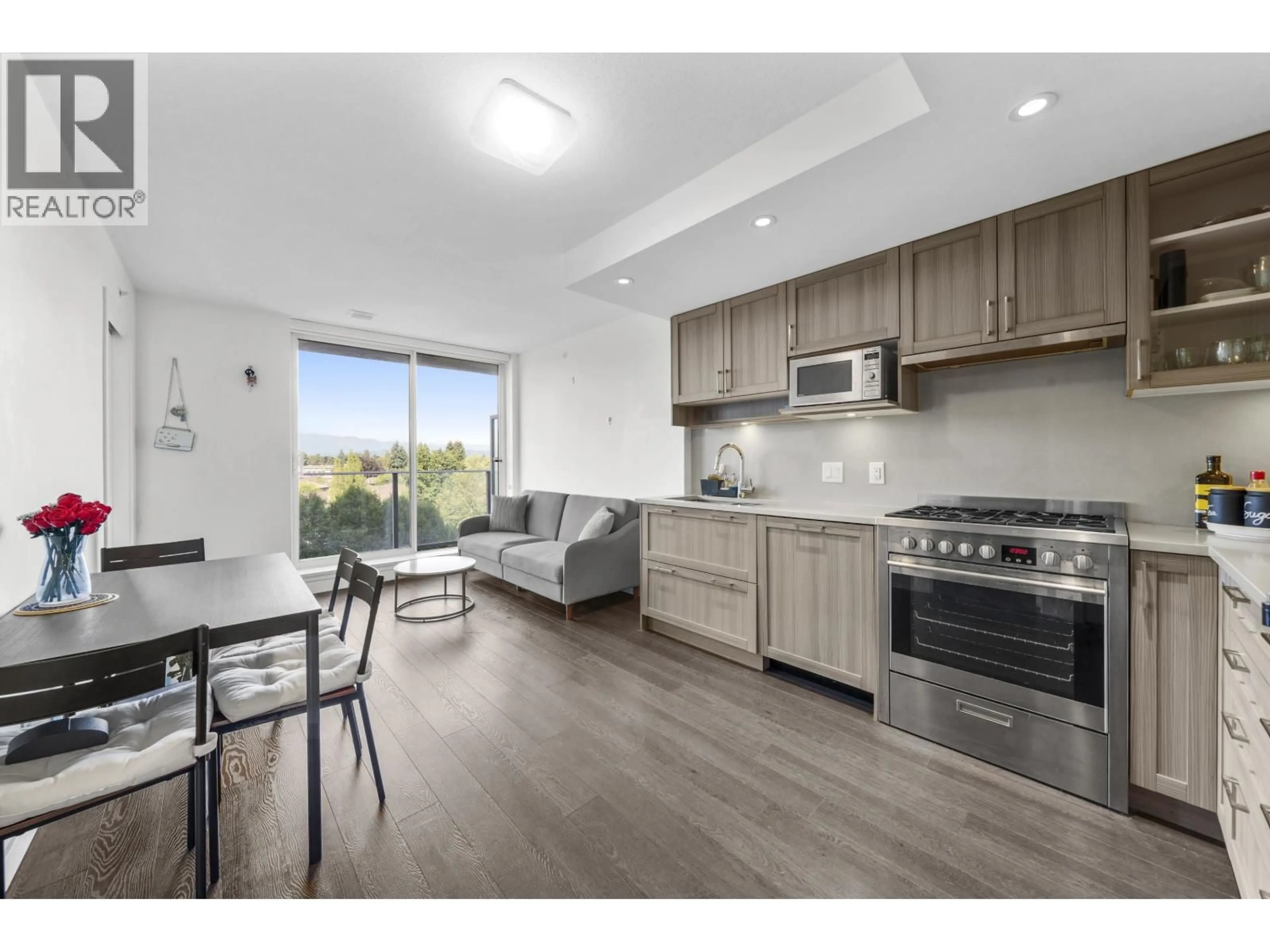 Open concept kitchen, unknown for 910 - 5470 ORMIDALE STREET, Vancouver British Columbia V5R0G6