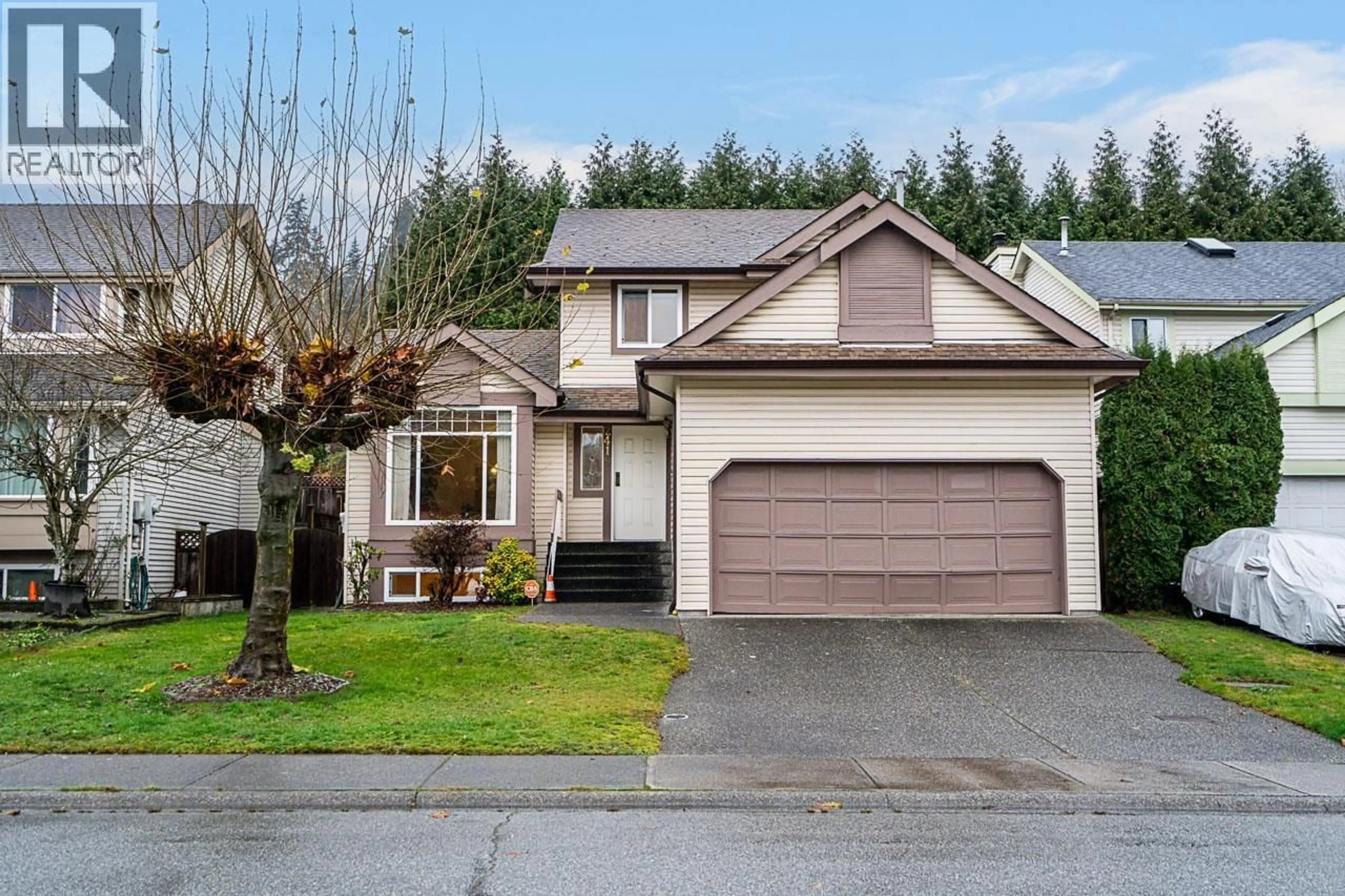 Home with vinyl exterior material, street for 2419 MARIANA PLACE, Coquitlam British Columbia V3K6R3