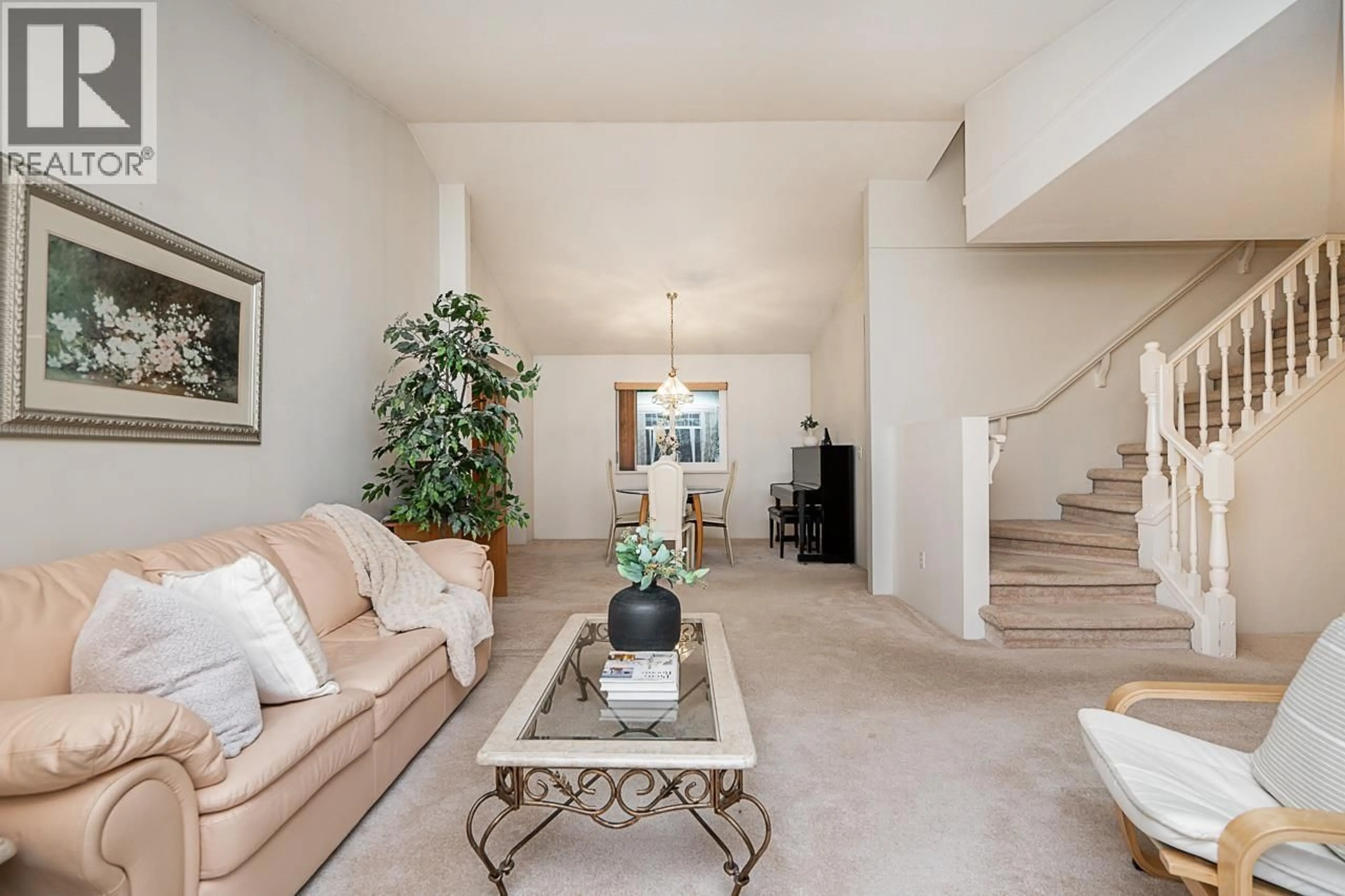 Living room with furniture, unknown for 2419 MARIANA PLACE, Coquitlam British Columbia V3K6R3