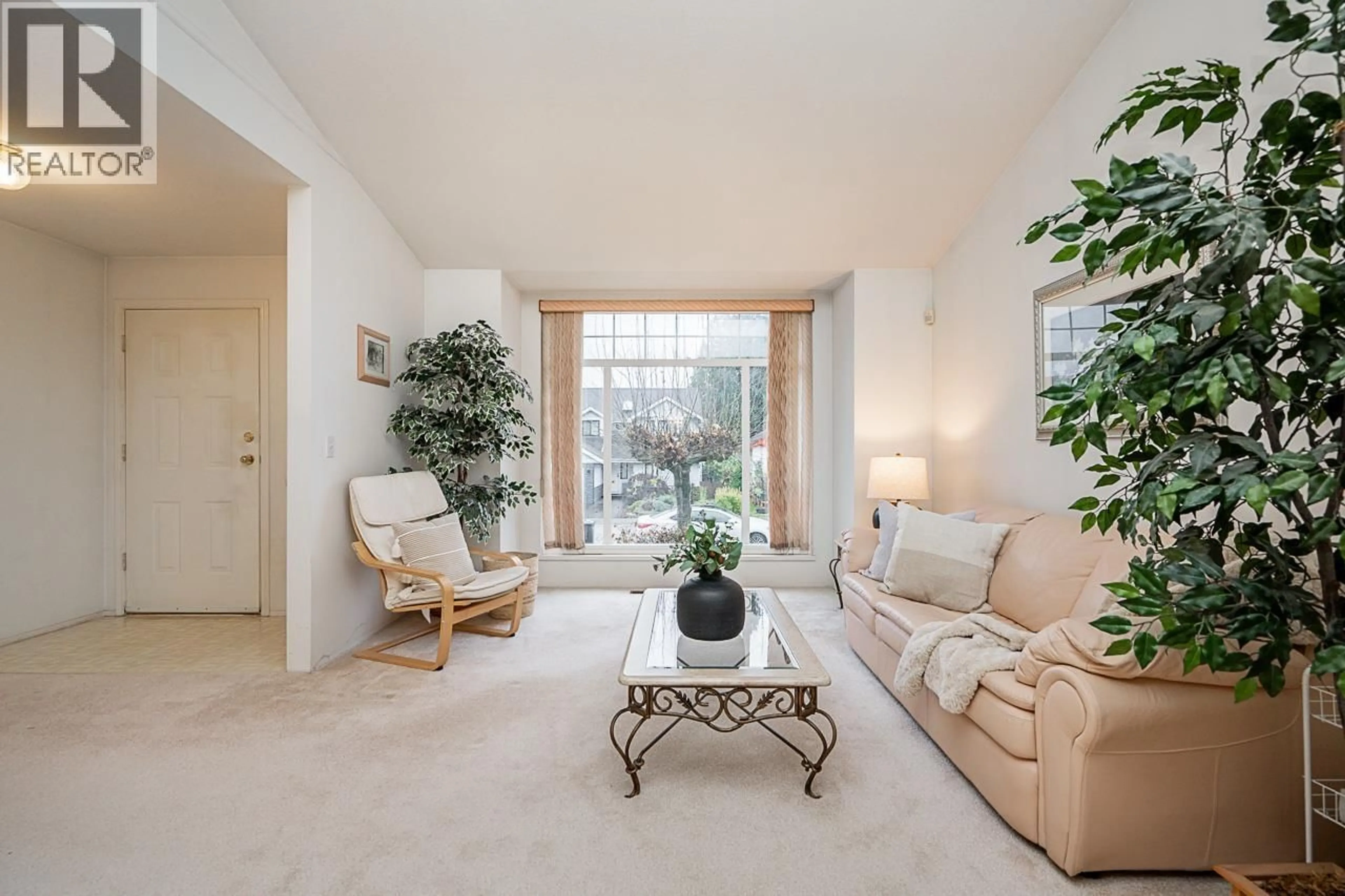 Living room with furniture, unknown for 2419 MARIANA PLACE, Coquitlam British Columbia V3K6R3