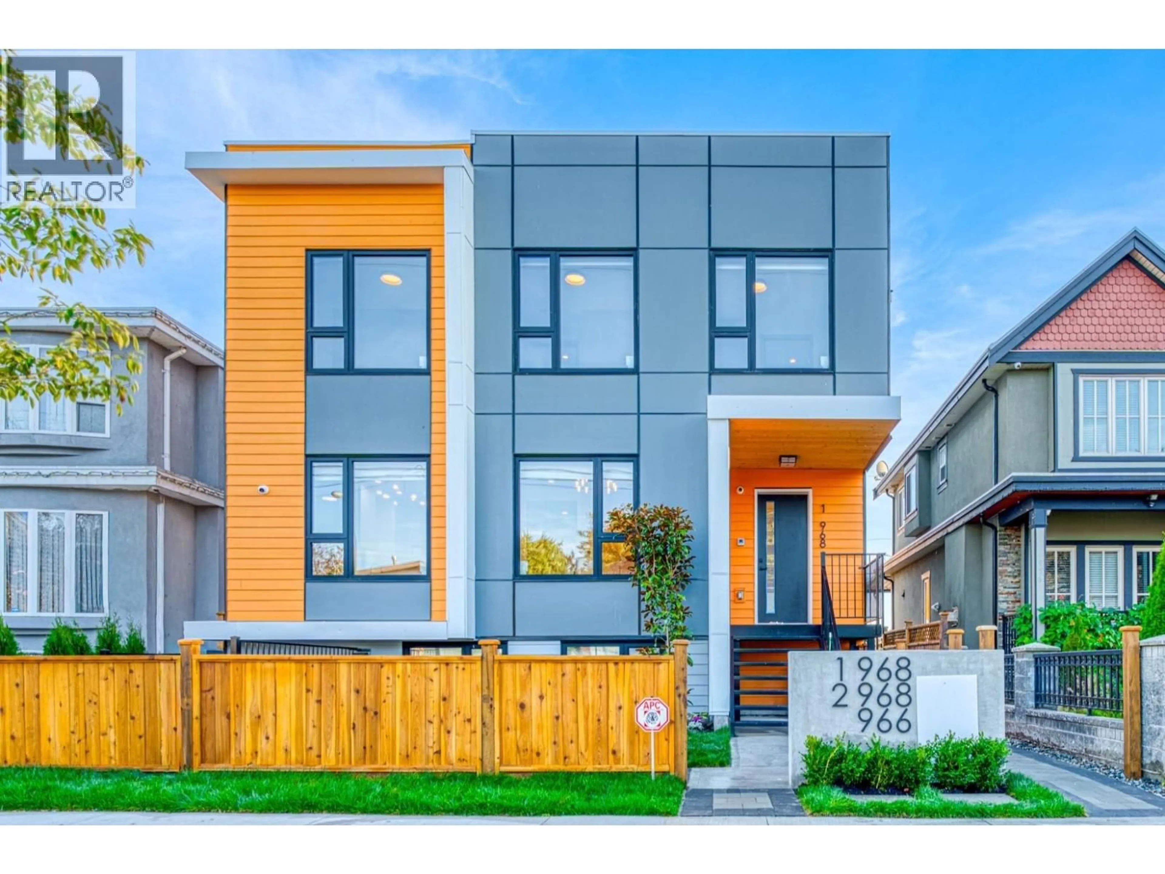 Home with vinyl exterior material, street for 1 - 968 55TH AVENUE, Vancouver British Columbia V5X1N9