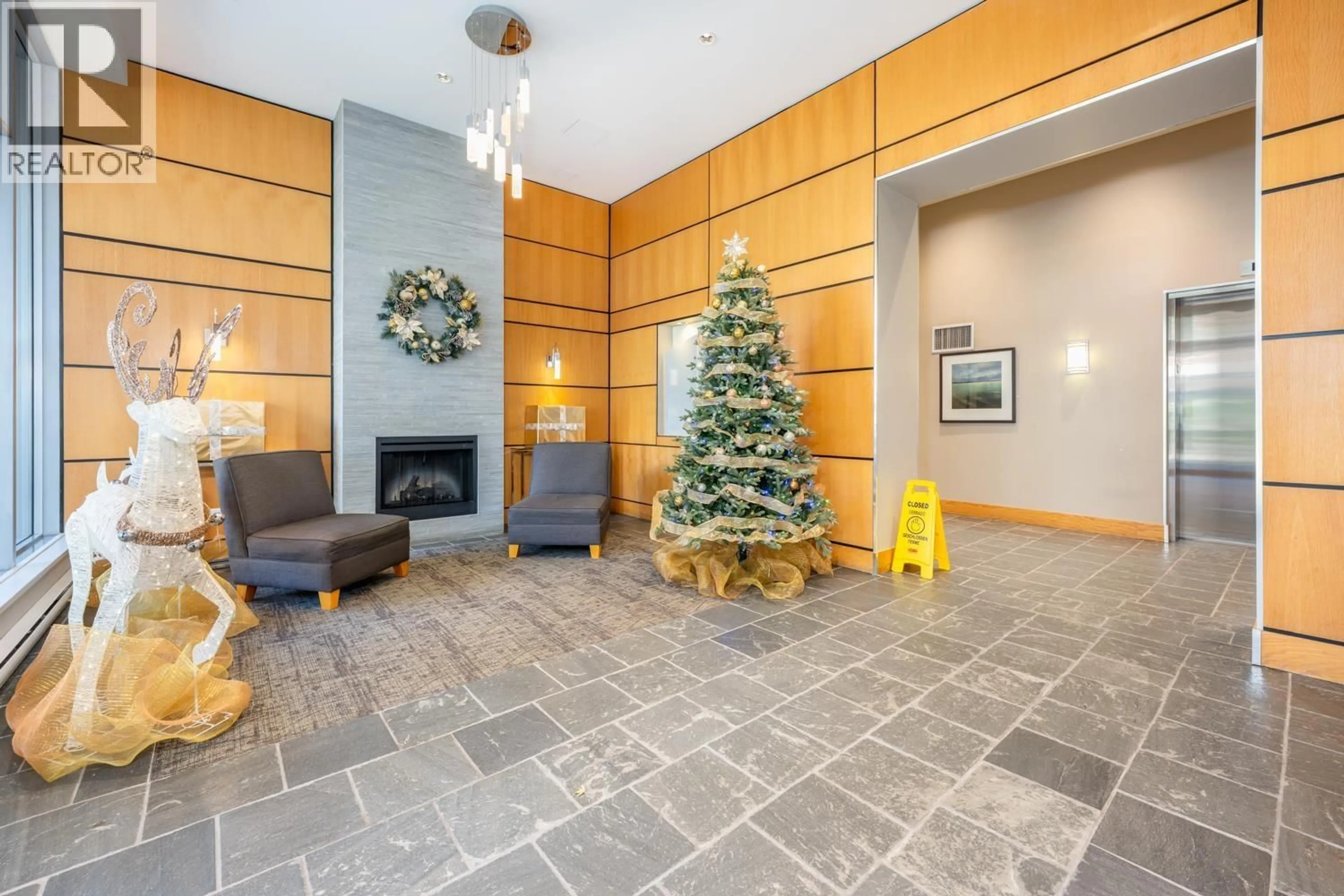 Lobby for 2608 - 2289 YUKON CRESCENT, Burnaby British Columbia V5C0B2