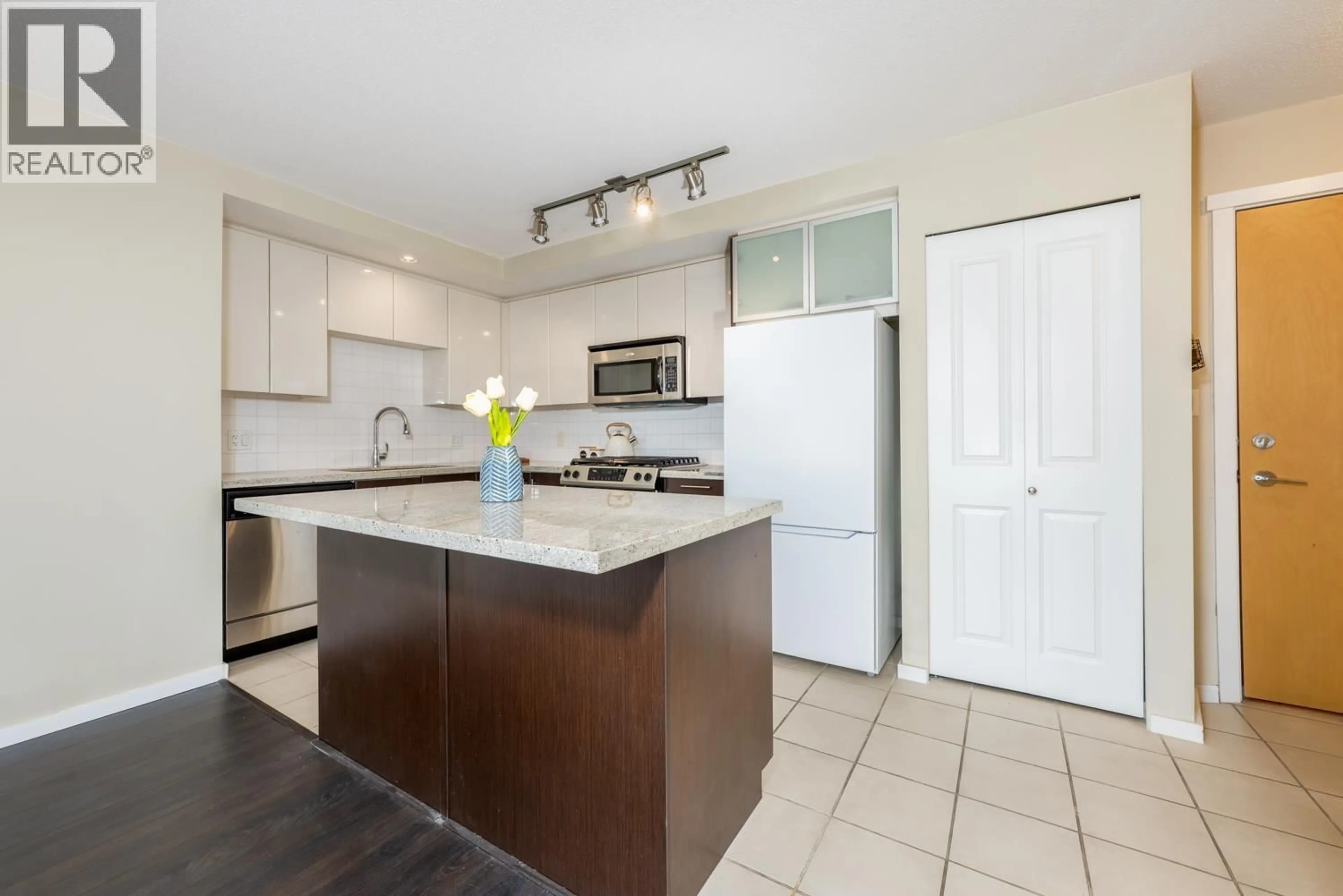 Unknown for 2608 - 2289 YUKON CRESCENT, Burnaby British Columbia V5C0B2