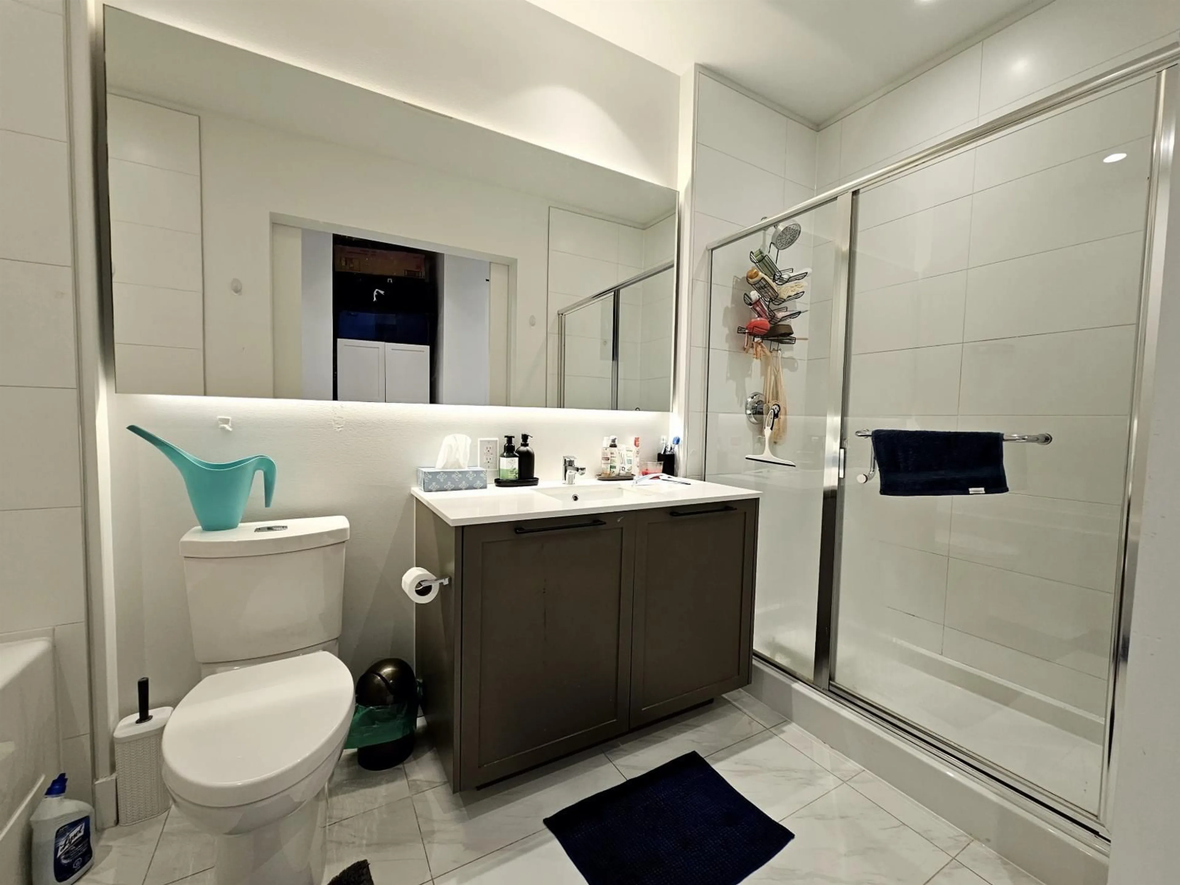 Standard bathroom, ceramic/tile floor for 312 - 13933 105 BOULEVARD, Surrey British Columbia V3T0R6