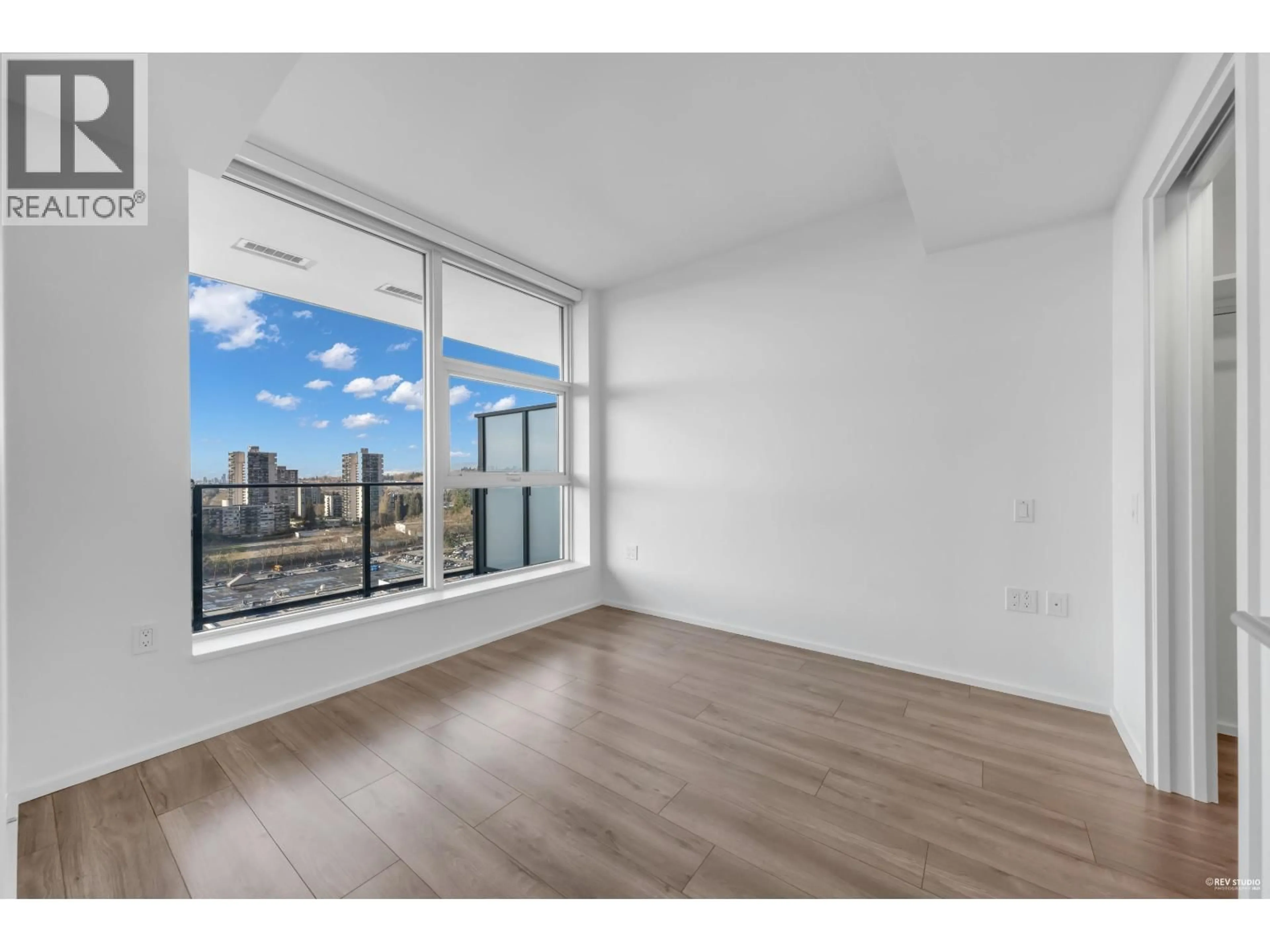 A pic of a room for 1008 - 3809 EVERGREEN PLACE, Burnaby British Columbia V3J0M1