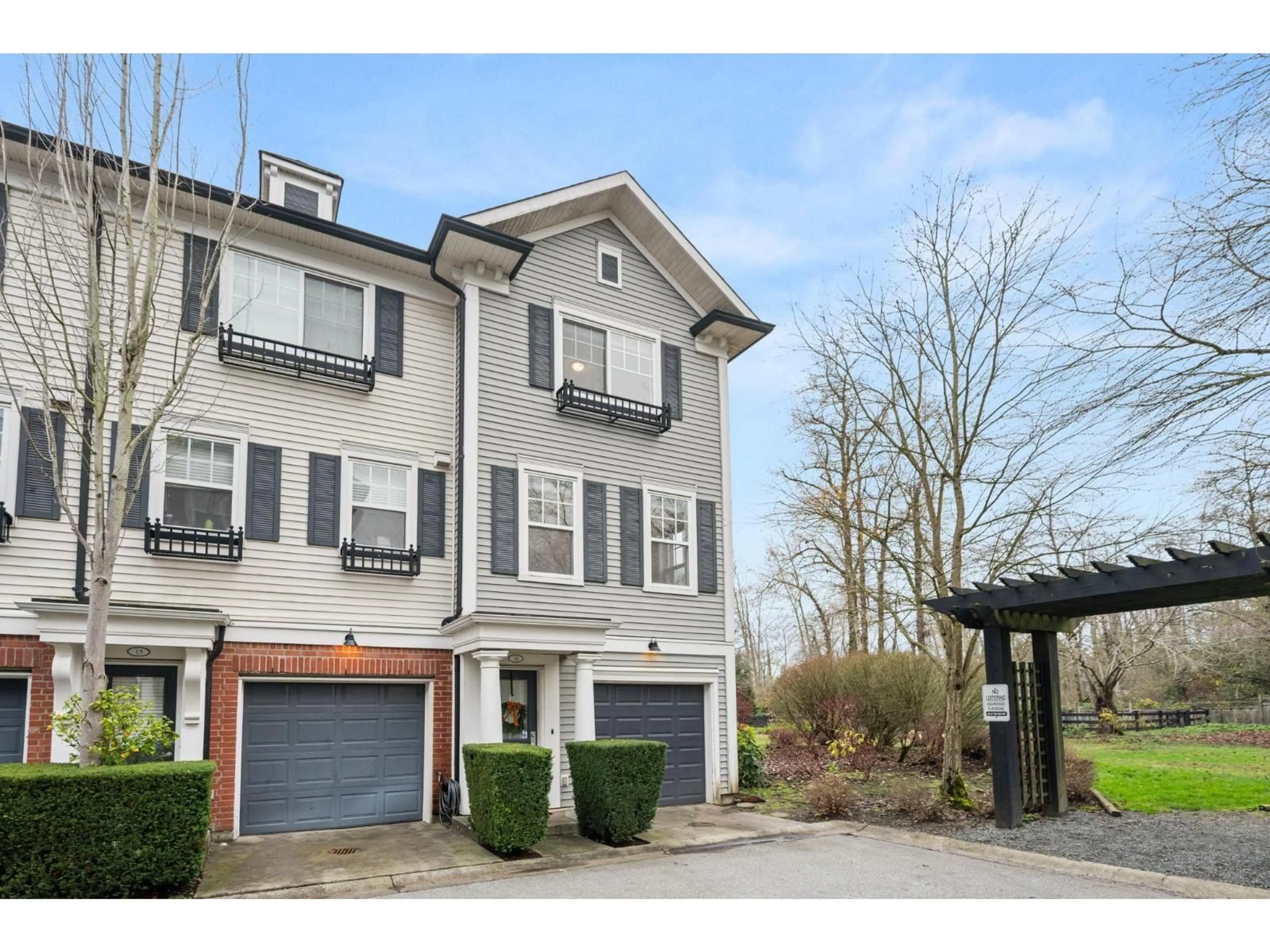 Unknown for 16 - 18983 72A AVENUE, Surrey British Columbia V4N1A5