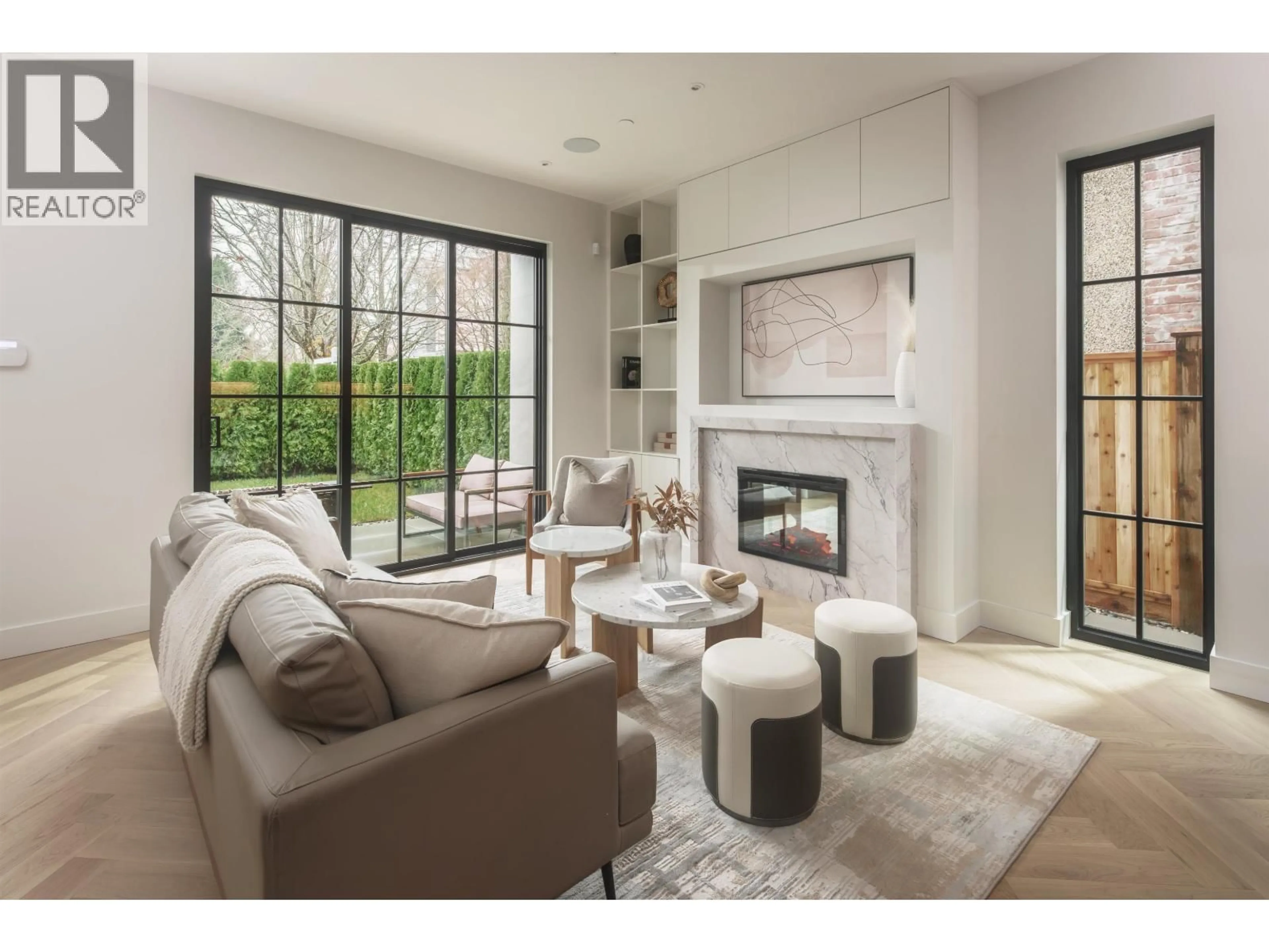 Living room with furniture, unknown for 1 - 240 37TH AVENUE, Vancouver British Columbia V5W1E6