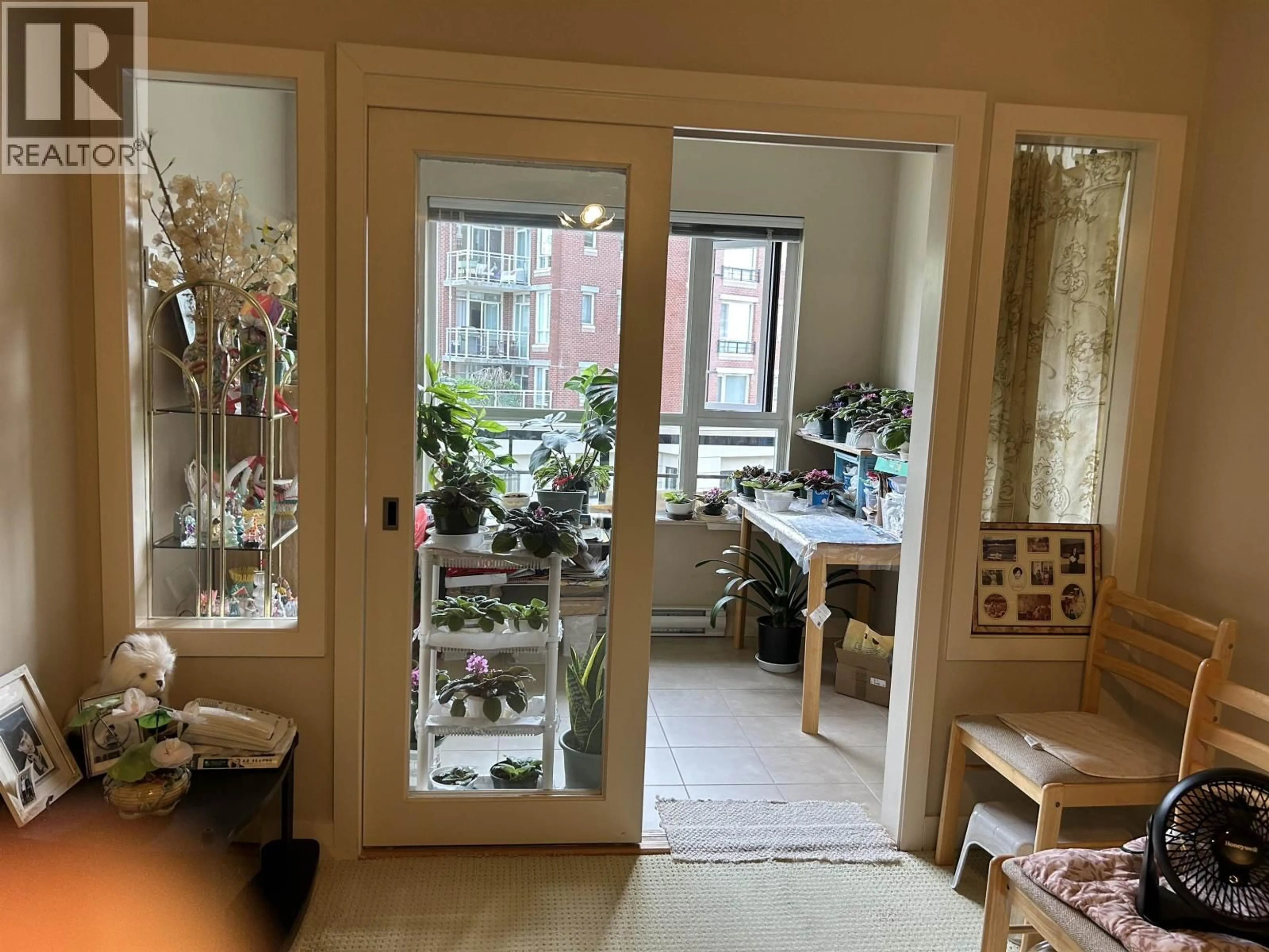 Indoor entryway for 418 - 4028 KNIGHT STREET, Vancouver British Columbia V5N5Y8