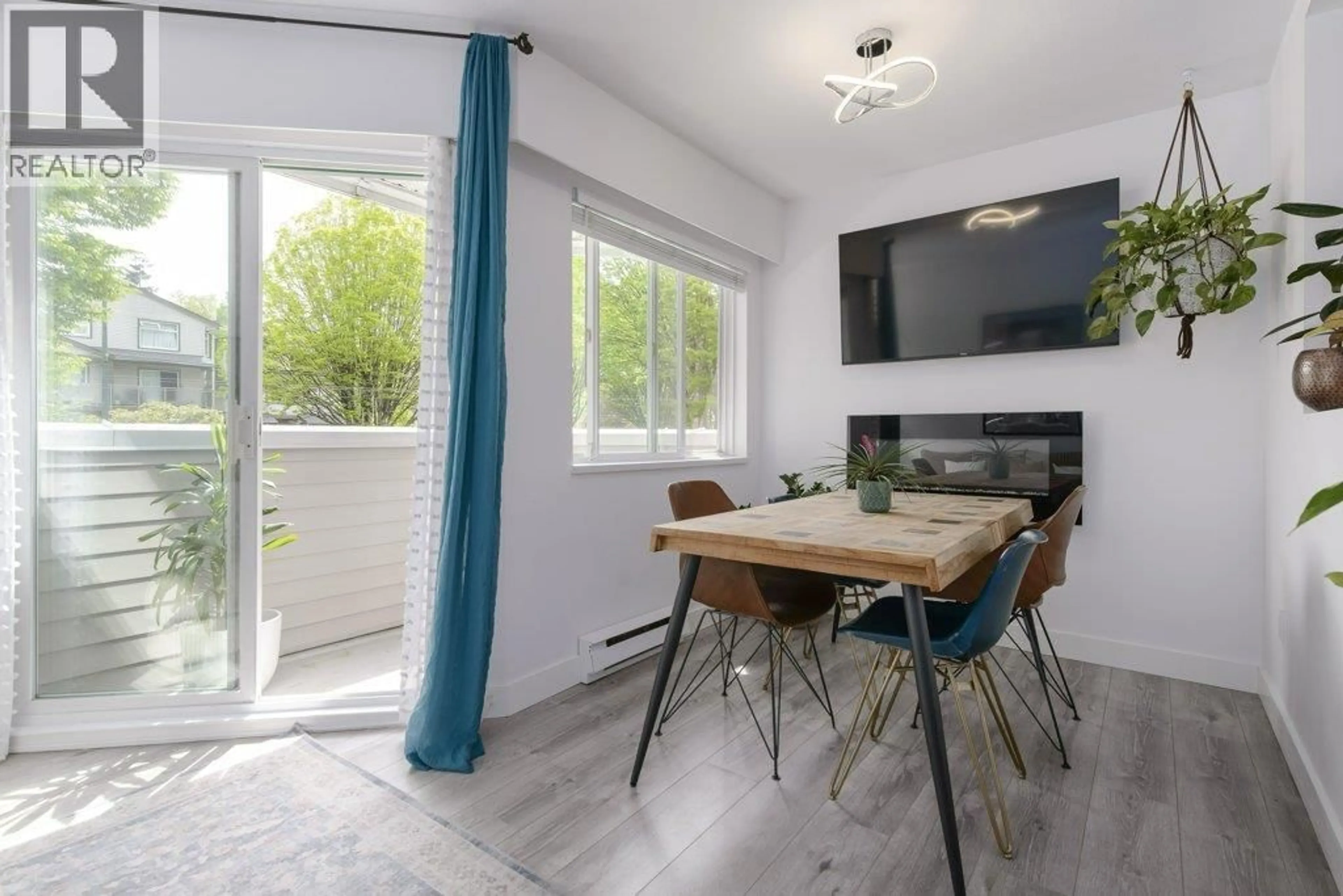 Unknown for 301 - 29 NANAIMO STREET, Vancouver British Columbia V5L4Z6