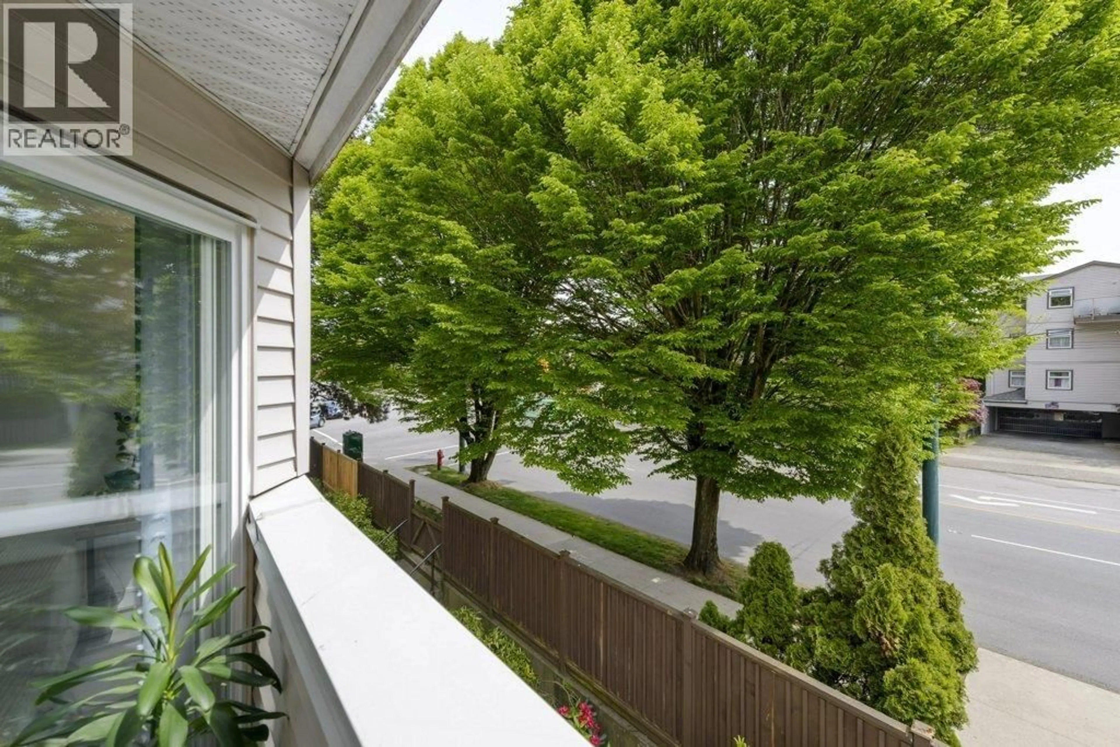 Patio, unknown for 301 - 29 NANAIMO STREET, Vancouver British Columbia V5L4Z6