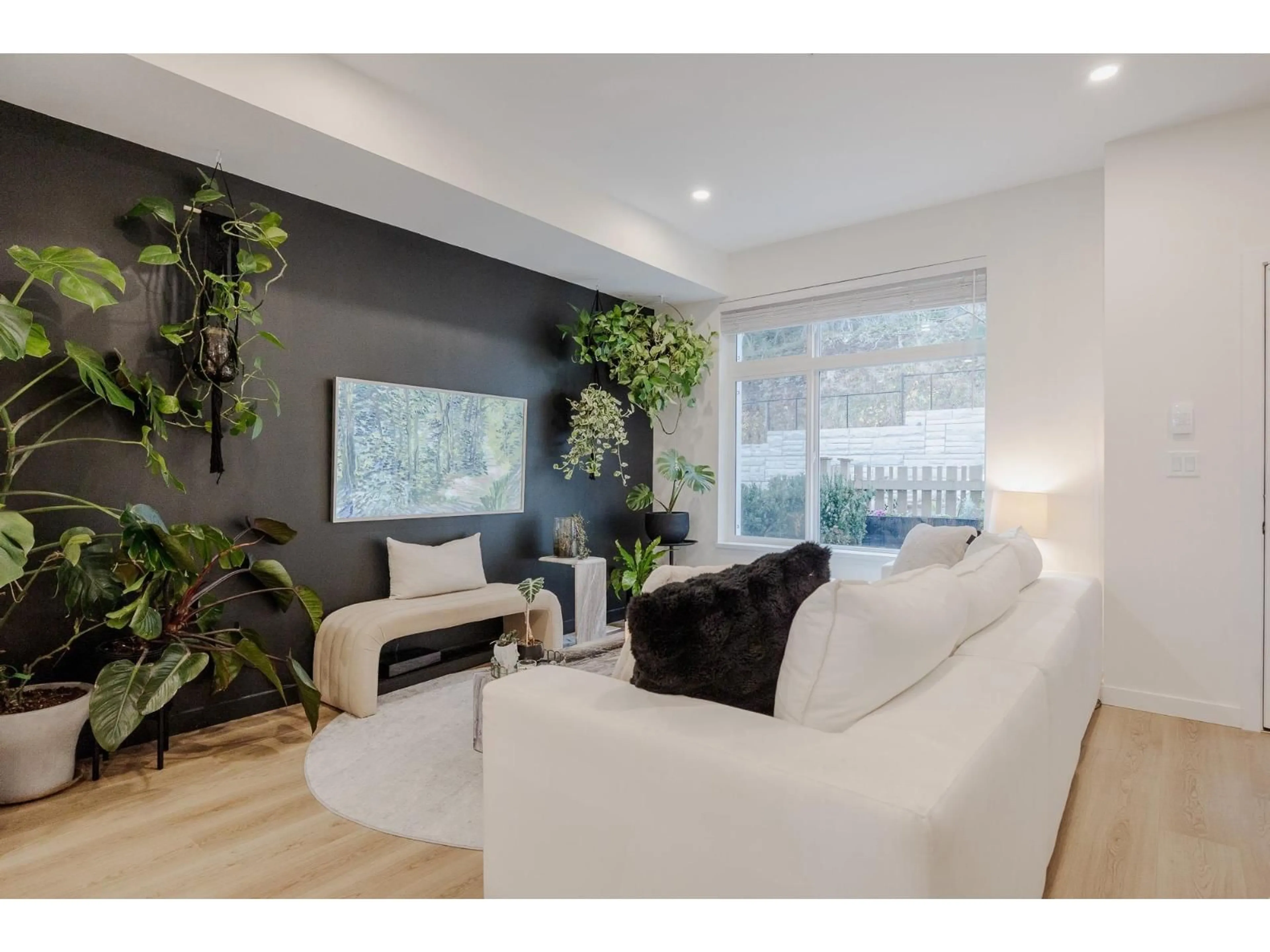 Living room with furniture, wood/laminate floor for 10 - 33929 BARKER COURT, Mission British Columbia V2V0K2