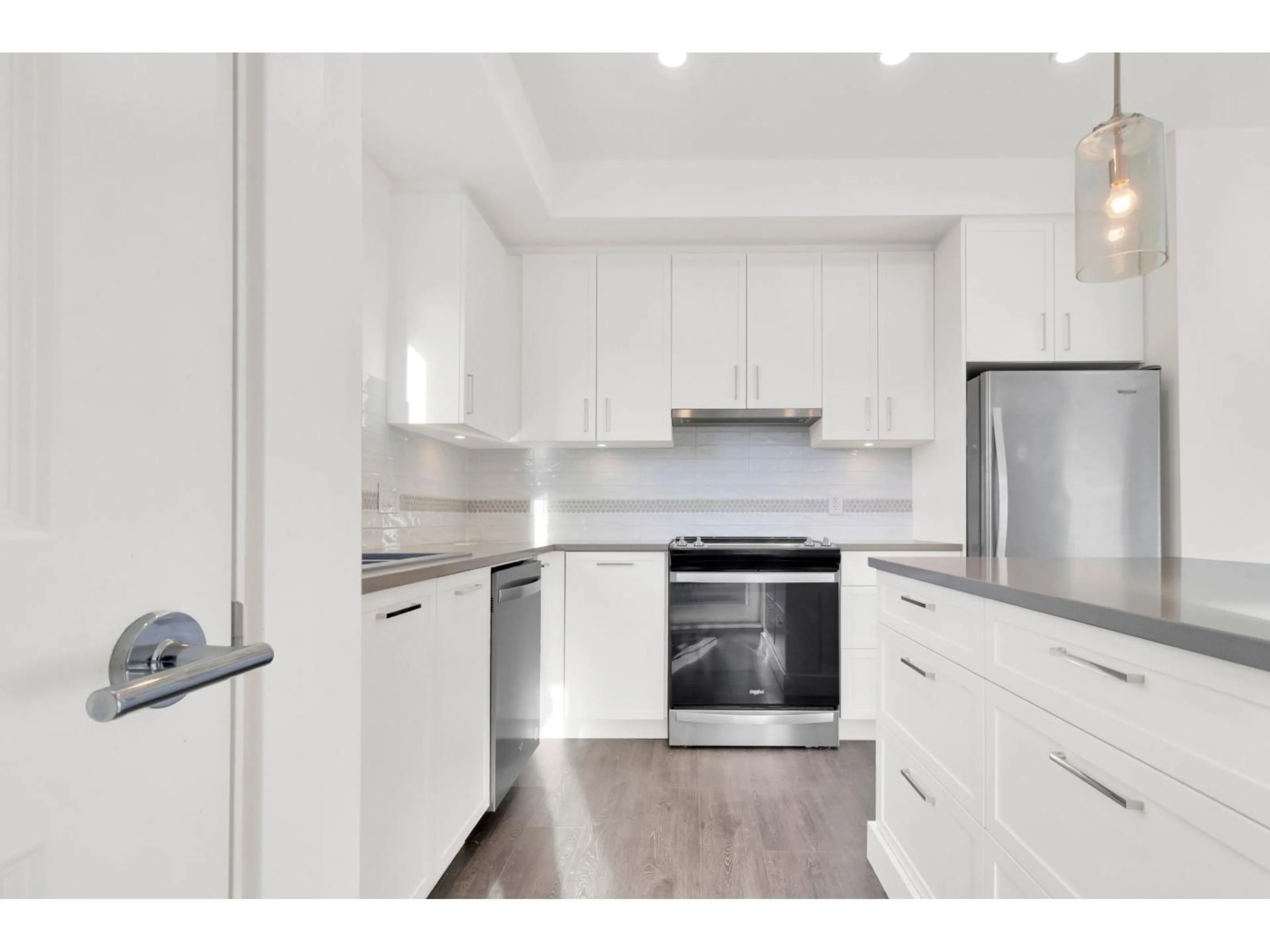 Unknown for B108 - 20834 80 AVENUE, Langley British Columbia V2Y3M5