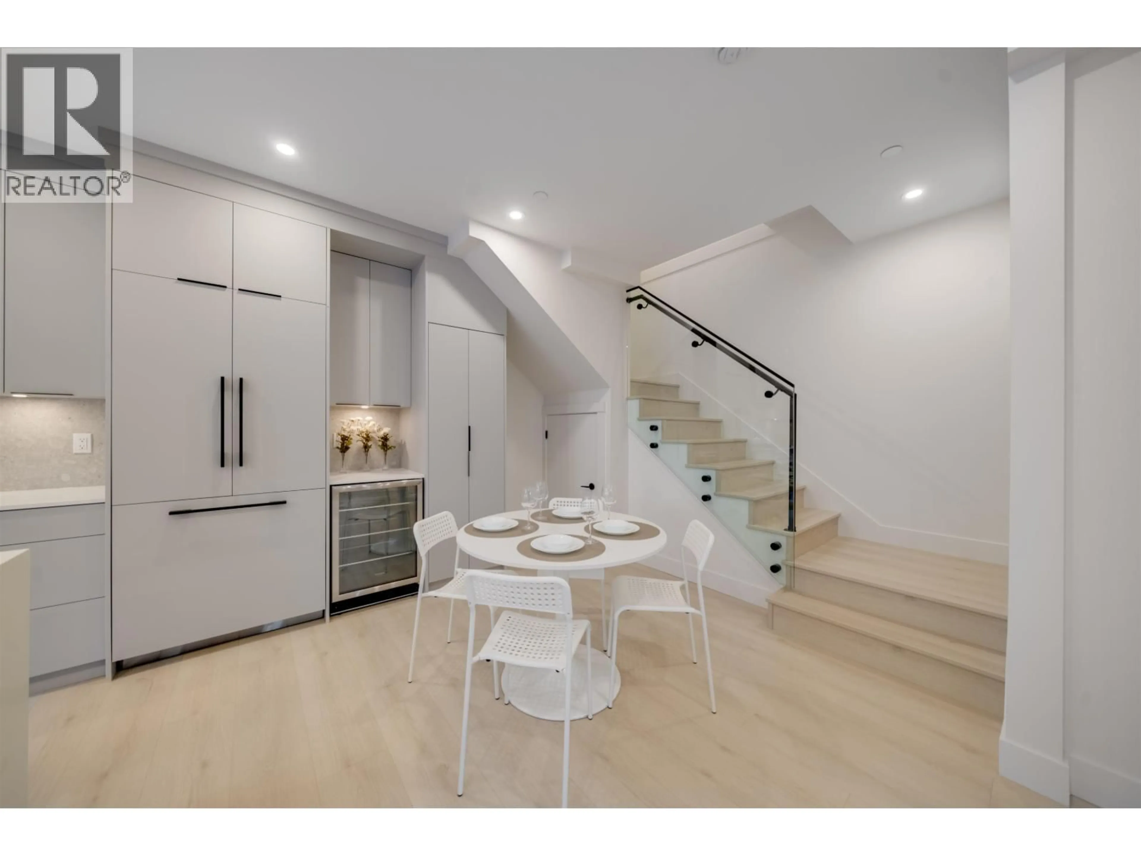 Unknown for 4 - 3836 8TH AVENUE, Vancouver British Columbia V6R1Z4