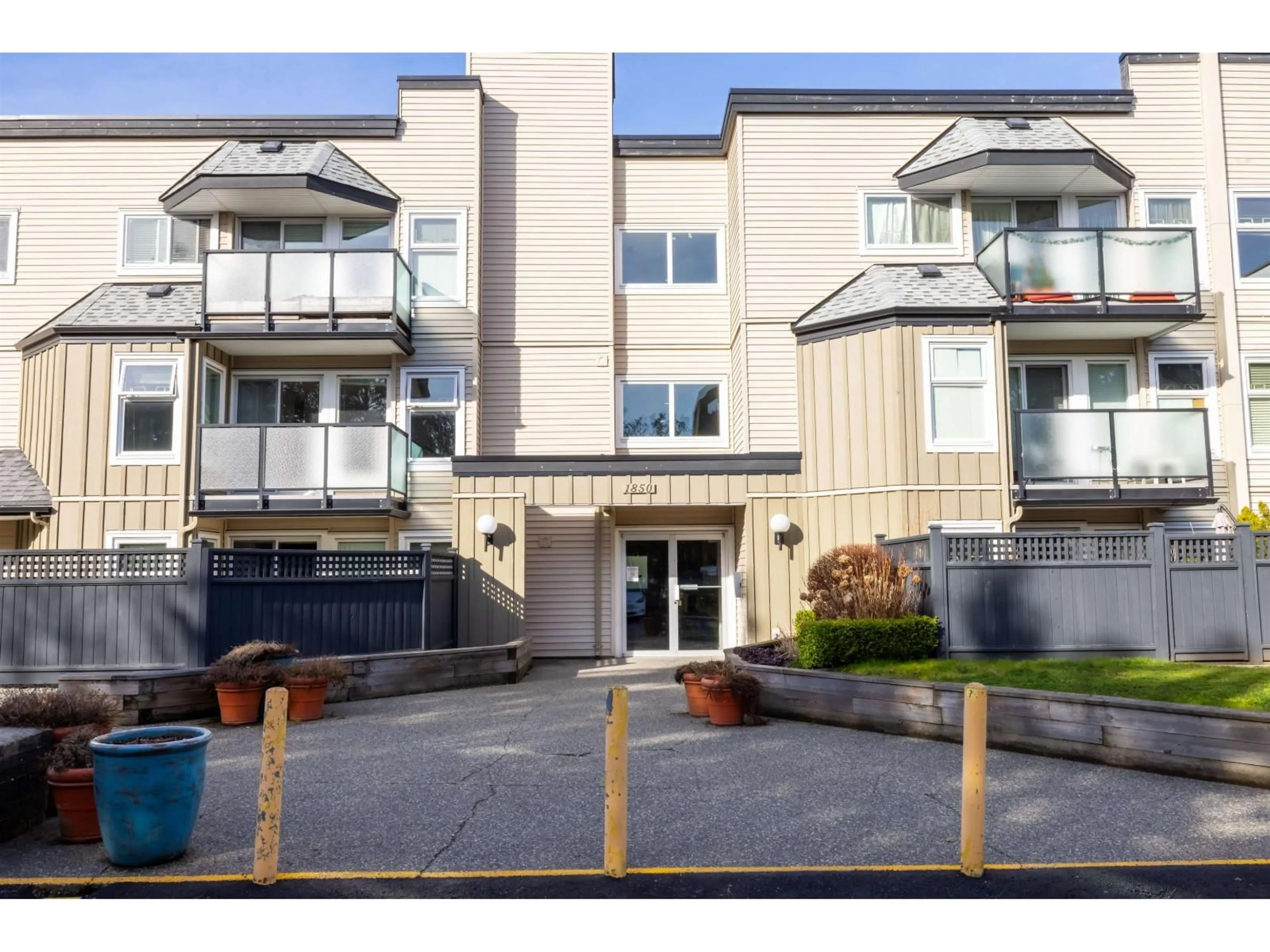 Unknown for 110 - 1850 SOUTHMERE CRESCENT EAST, Surrey British Columbia V4A6Y6