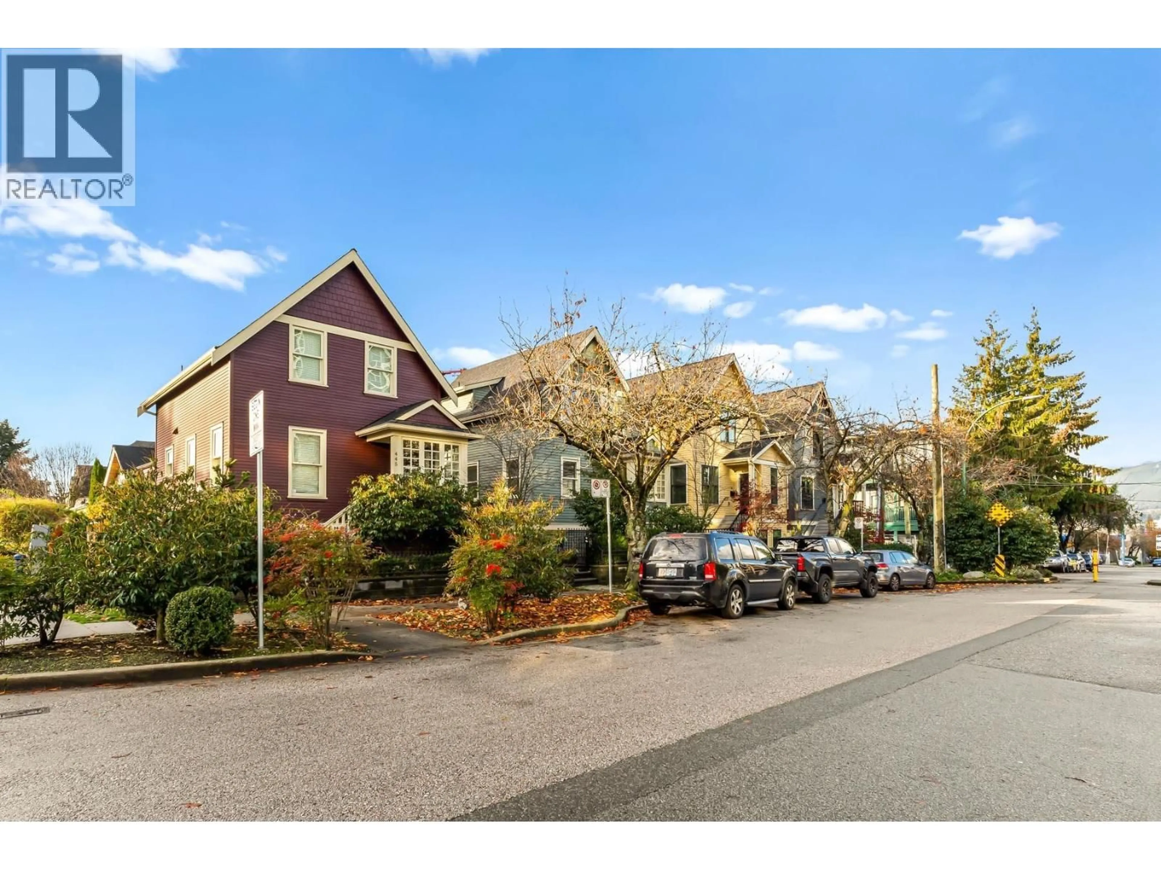 A pic from outside/outdoor area/front of a property/back of a property/a pic from drone, street for 437 VERNON DRIVE, Vancouver British Columbia V6A3N4