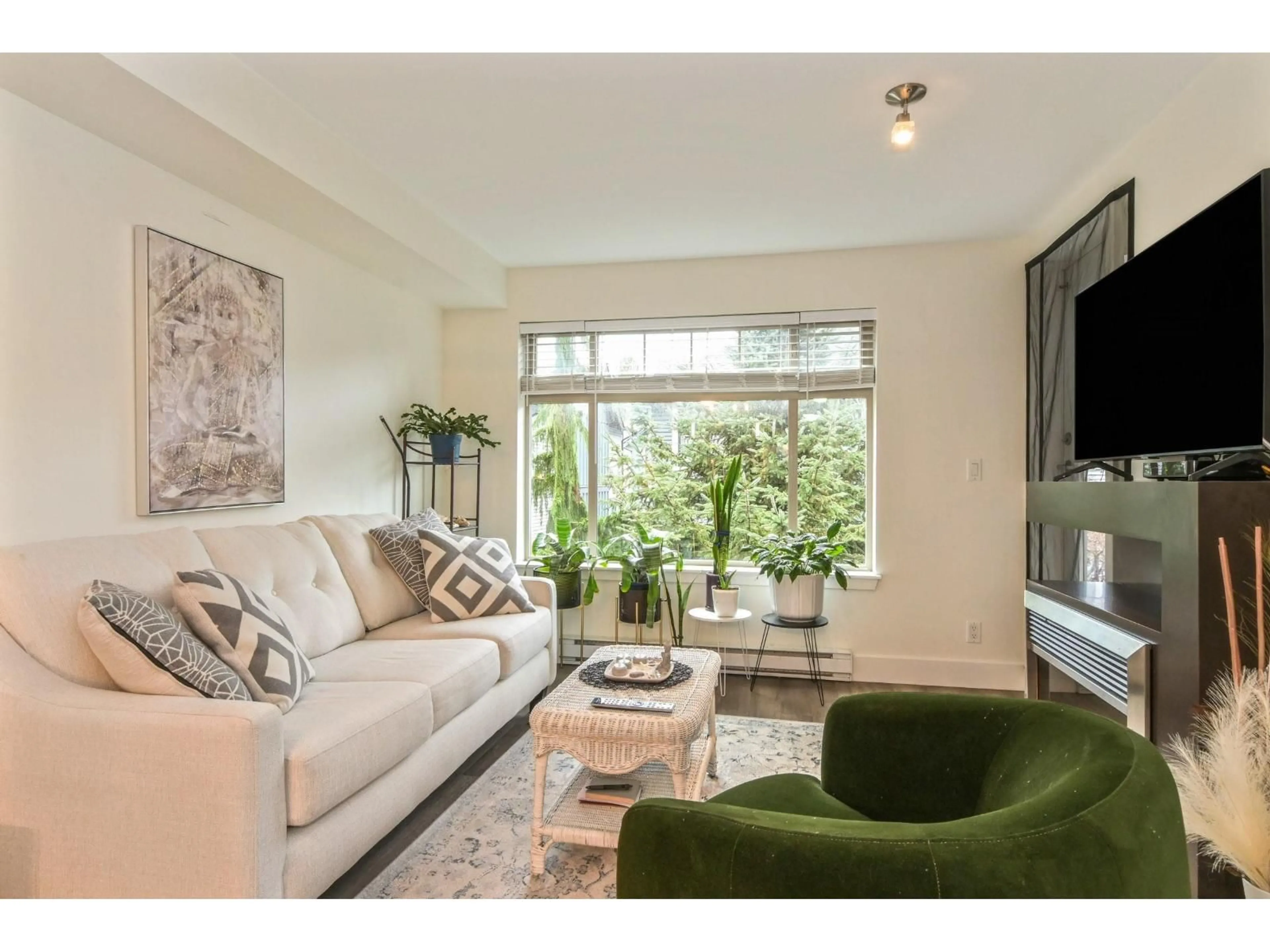 Living room with furniture, unknown for 314 - 2233 MCKENZIE ROAD, Abbotsford British Columbia V2S4A1