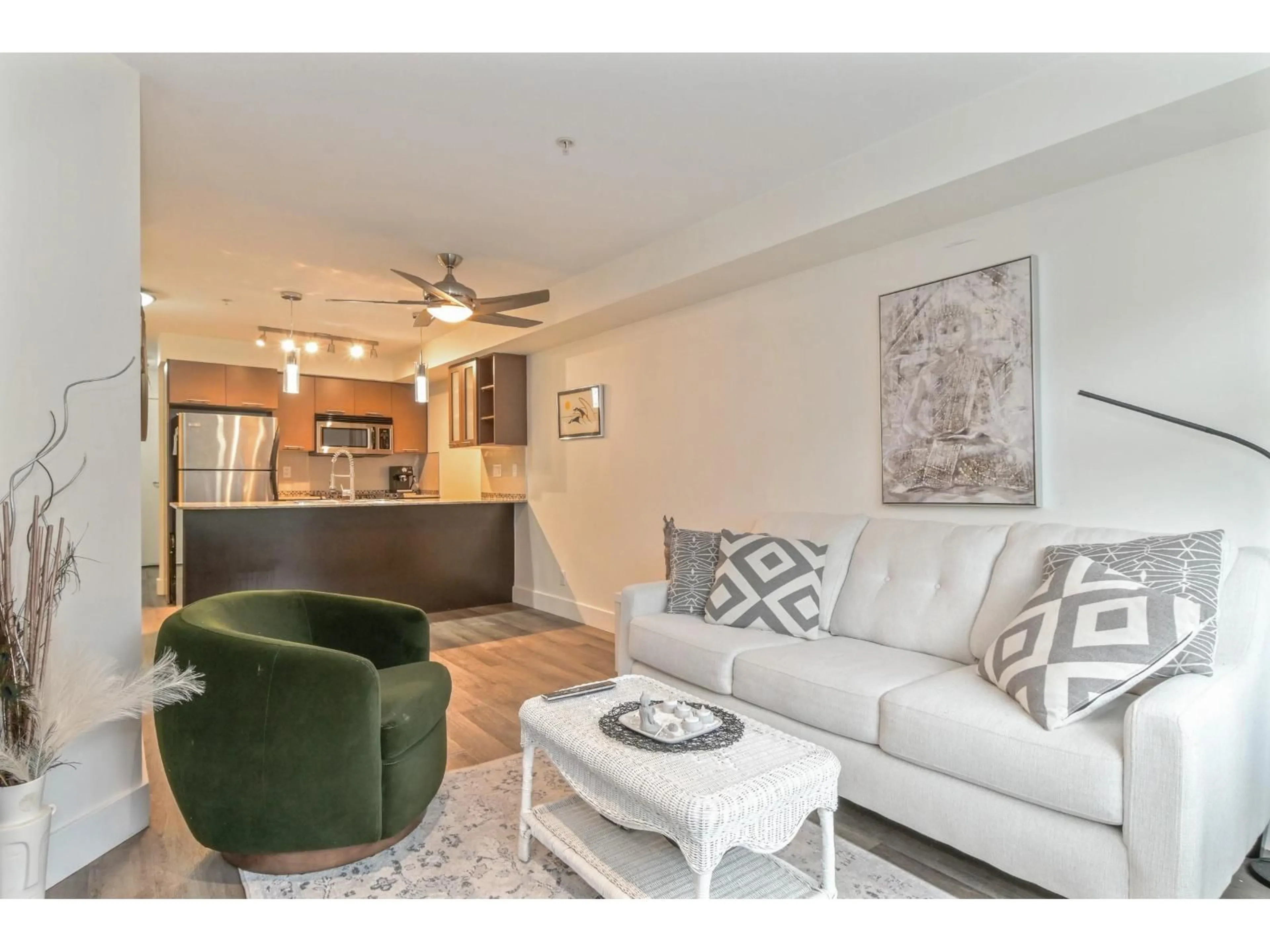 Living room with furniture, unknown for 314 - 2233 MCKENZIE ROAD, Abbotsford British Columbia V2S4A1