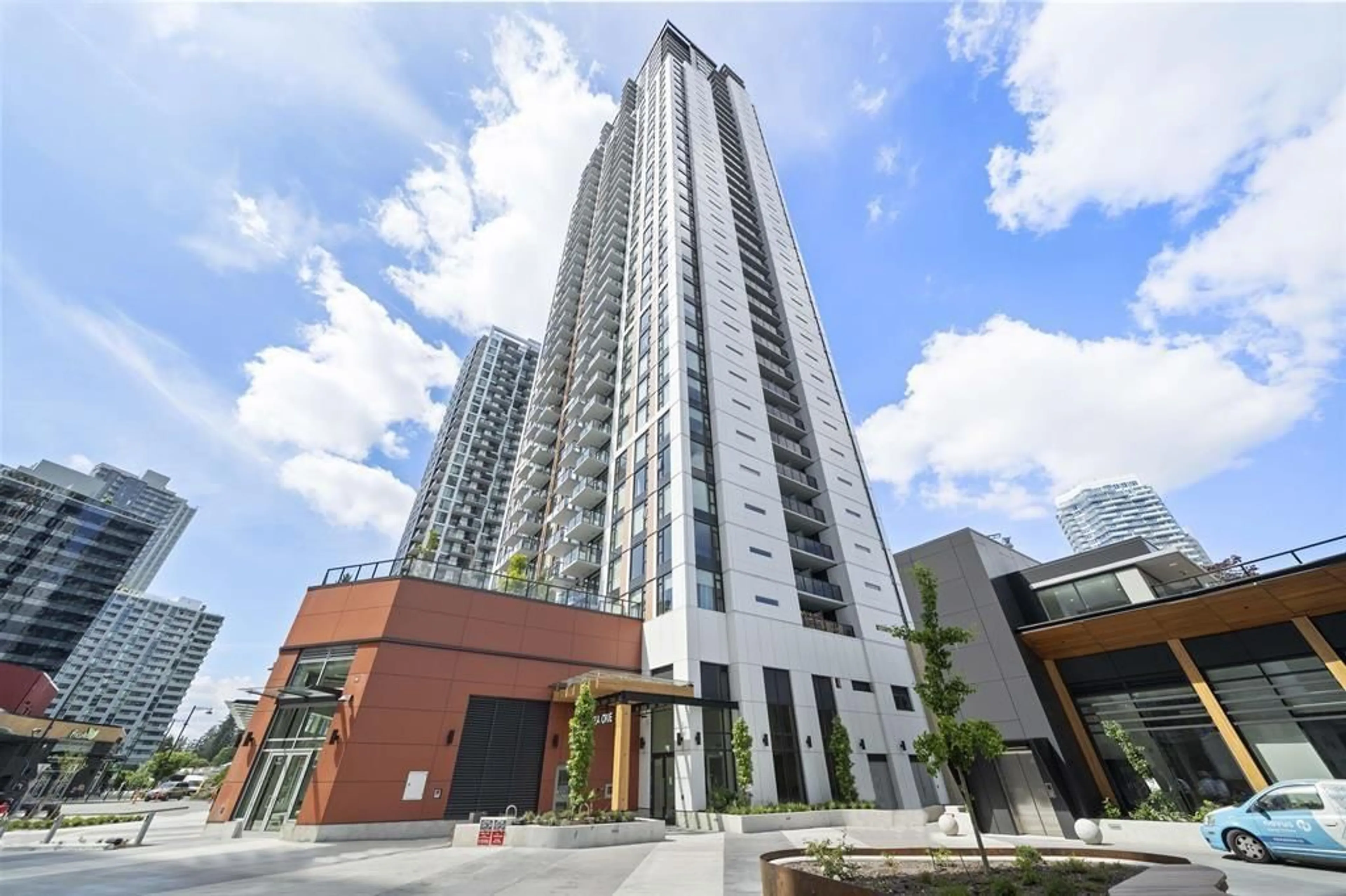 Patio, building for 1104 - 13725 GEORGE JUNCTION AVENUE, Surrey British Columbia V3T0V7