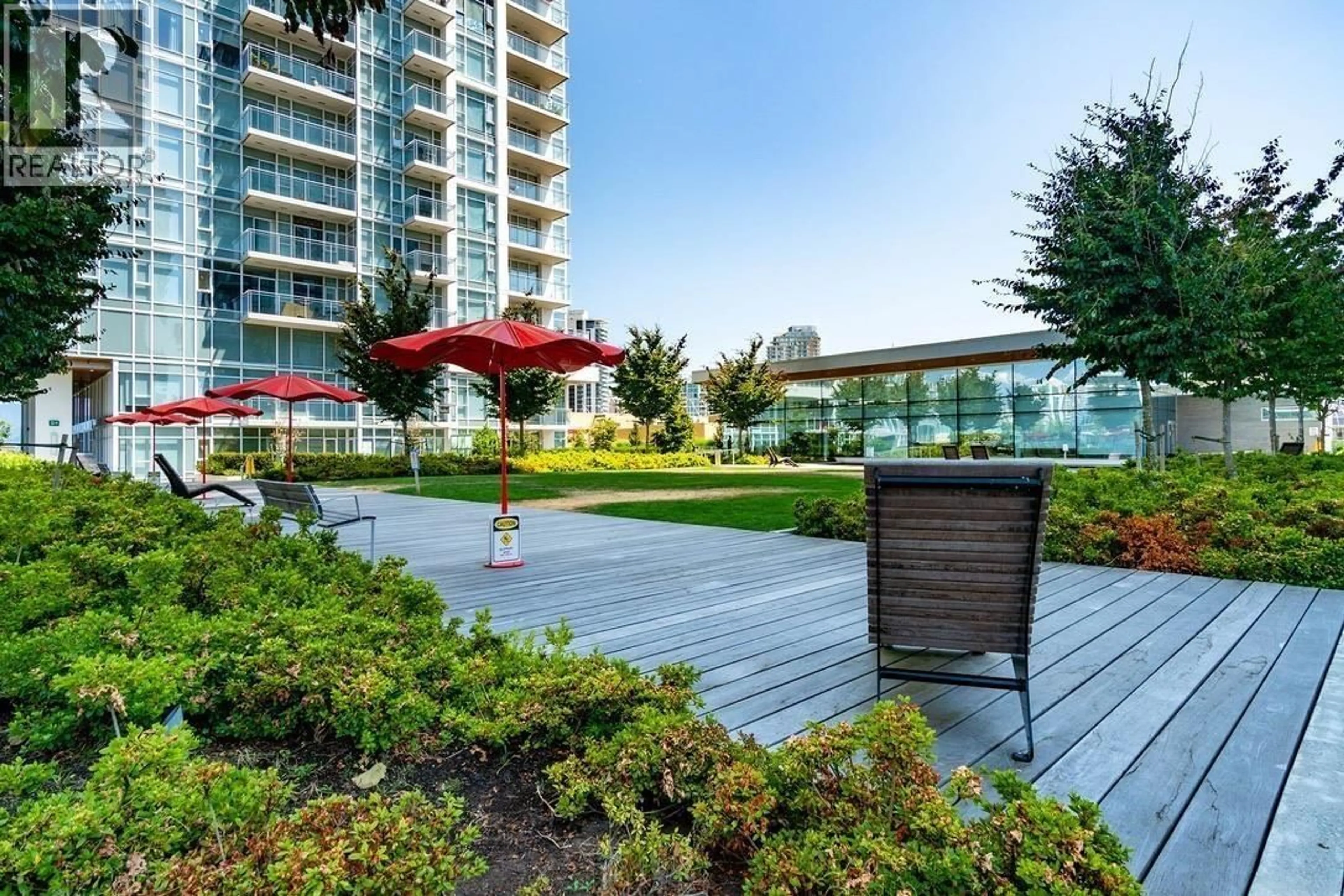 Patio, water/lake/river/ocean view for 1708 - 6098 STATION STREET, Burnaby British Columbia V5H0H4