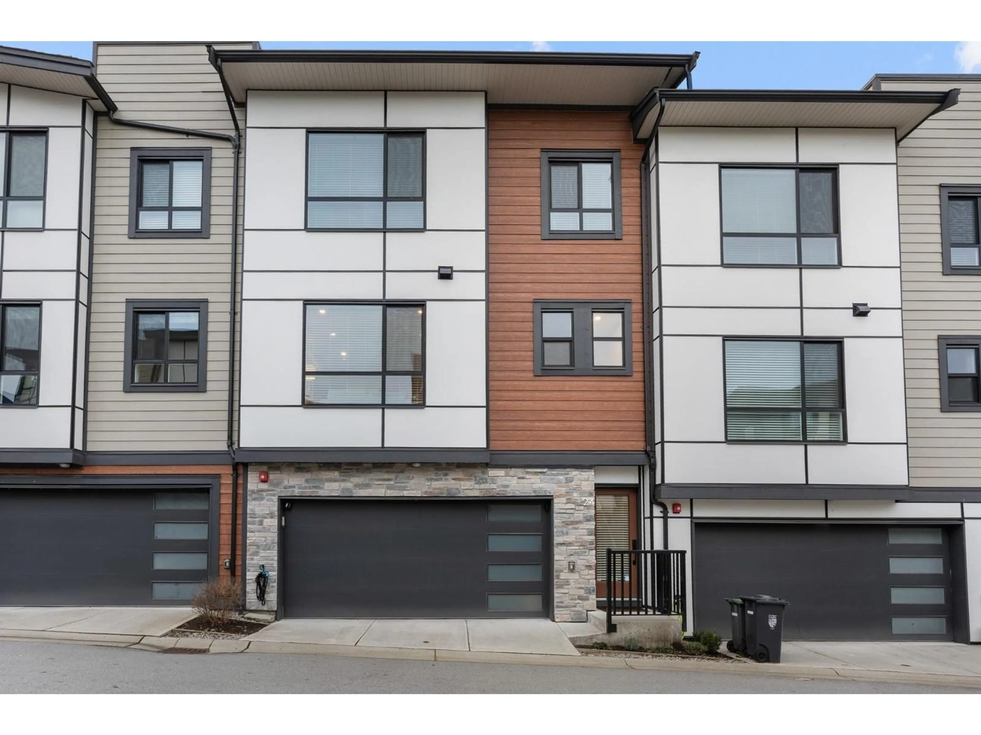 Unknown for 24 - 20150 81 AVENUE, Langley British Columbia V2Y3L8