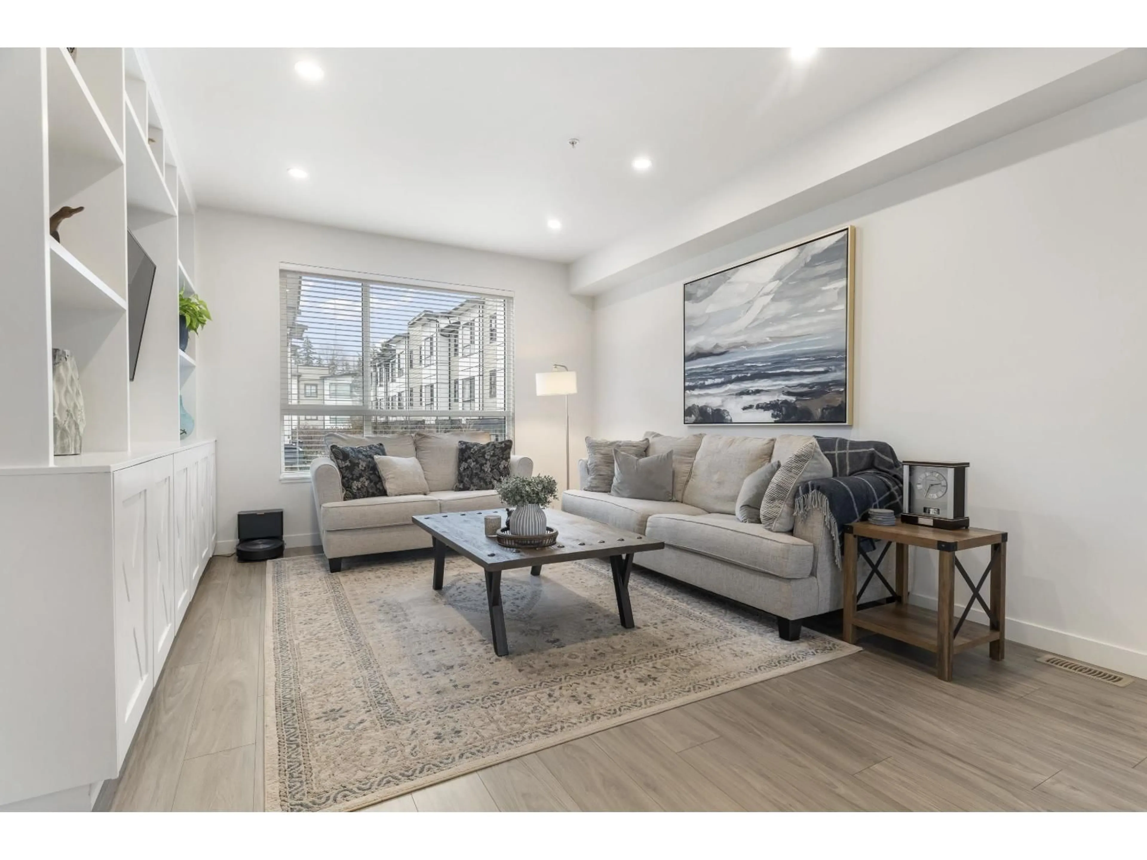 Living room with furniture, wood/laminate floor for 24 - 20150 81 AVENUE, Langley British Columbia V2Y3L8