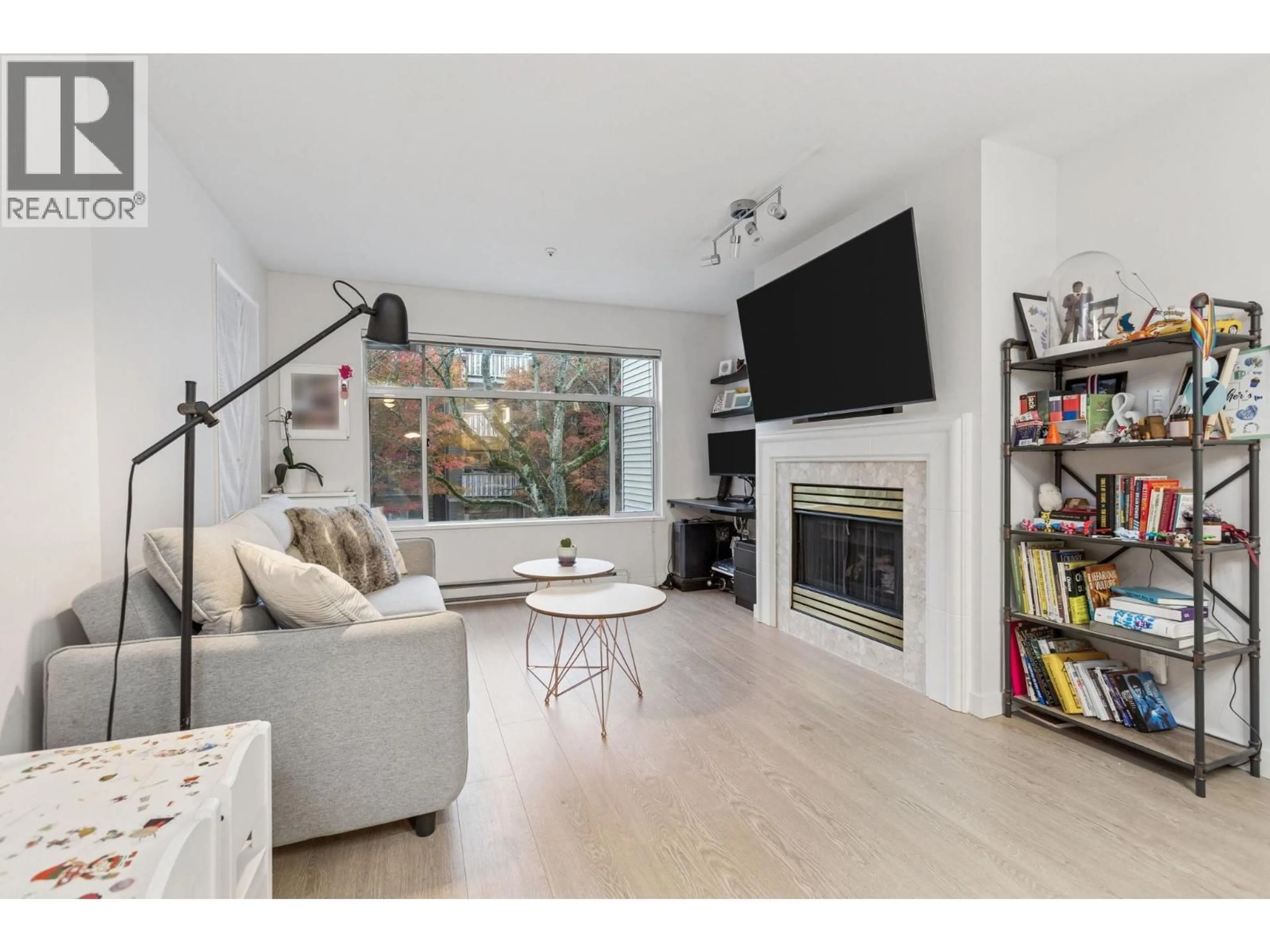 Living room with furniture, unknown for 215 - 8180 JONES ROAD, Richmond British Columbia V6Y3Z6