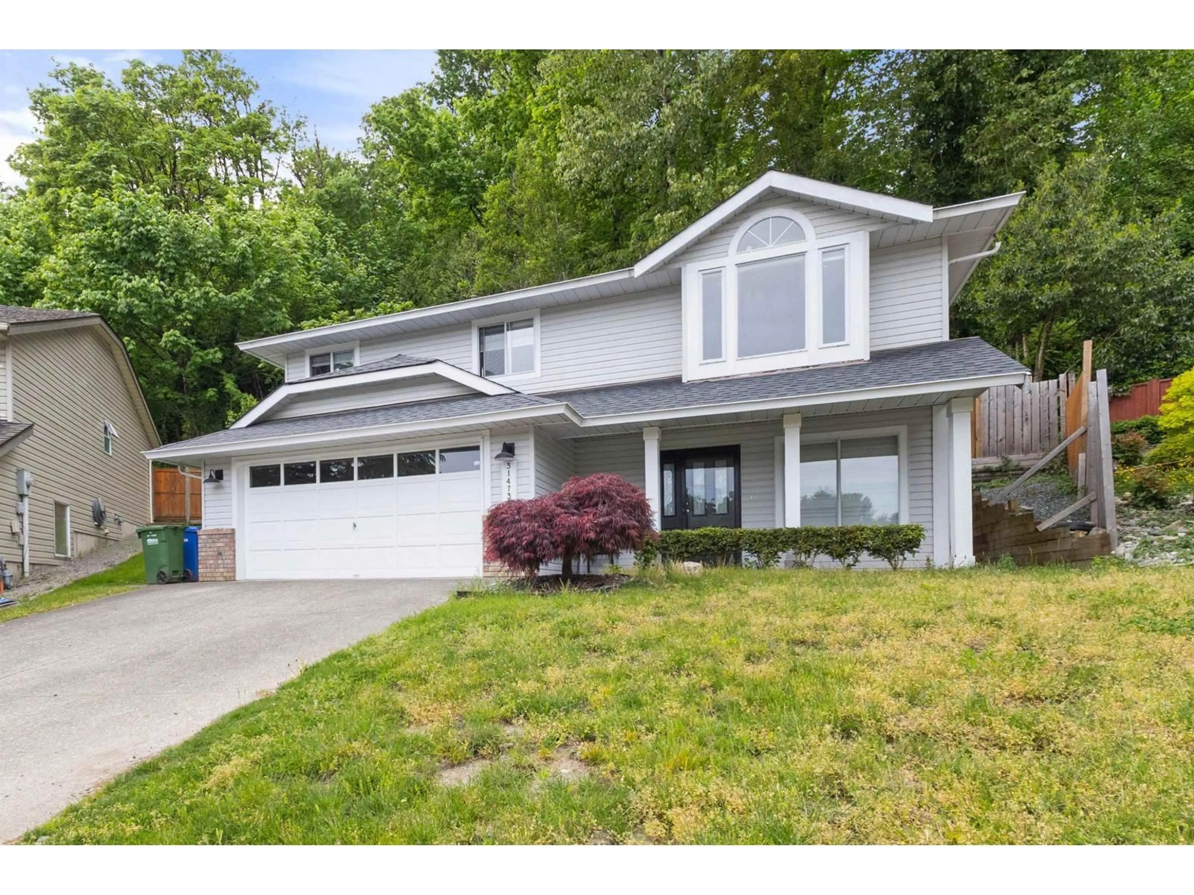 Home with vinyl exterior material, street for 31473 CROSSLEY COURT, Abbotsford British Columbia V2T5G8