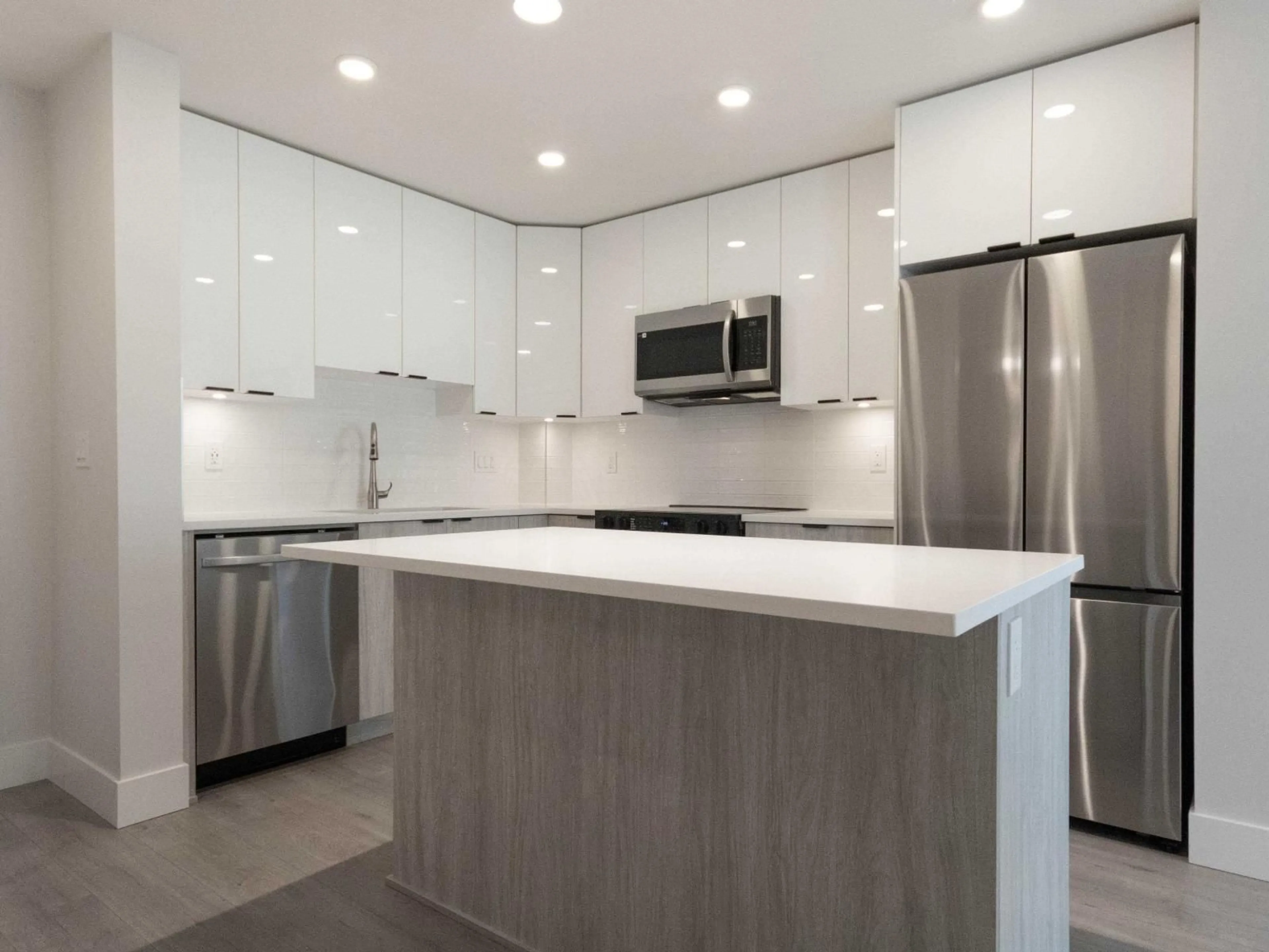 Unknown for 212 - 13458 95 AVENUE, Surrey British Columbia V3V0H1