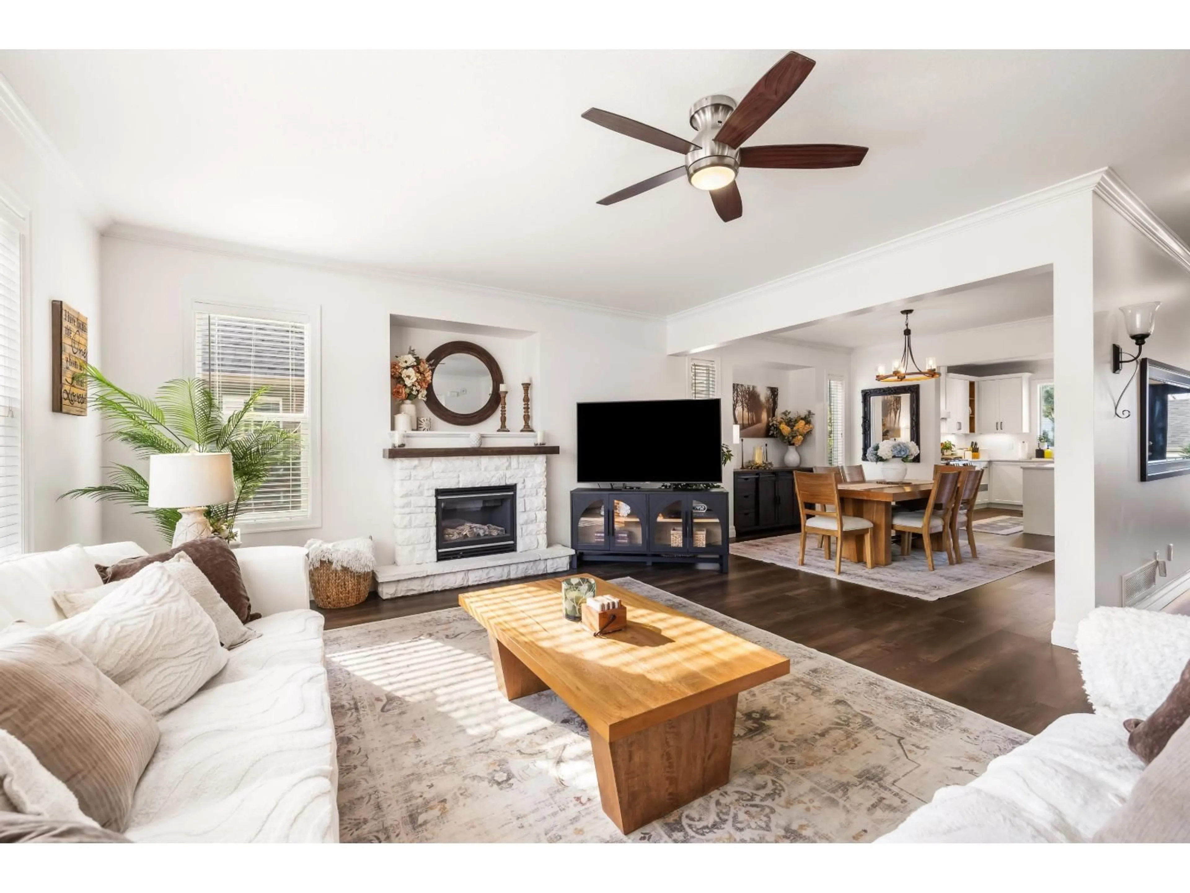 Living room with furniture, wood/laminate floor for 5223 BRIDLEWOOD DRIVE, Chilliwack British Columbia V2R5W9