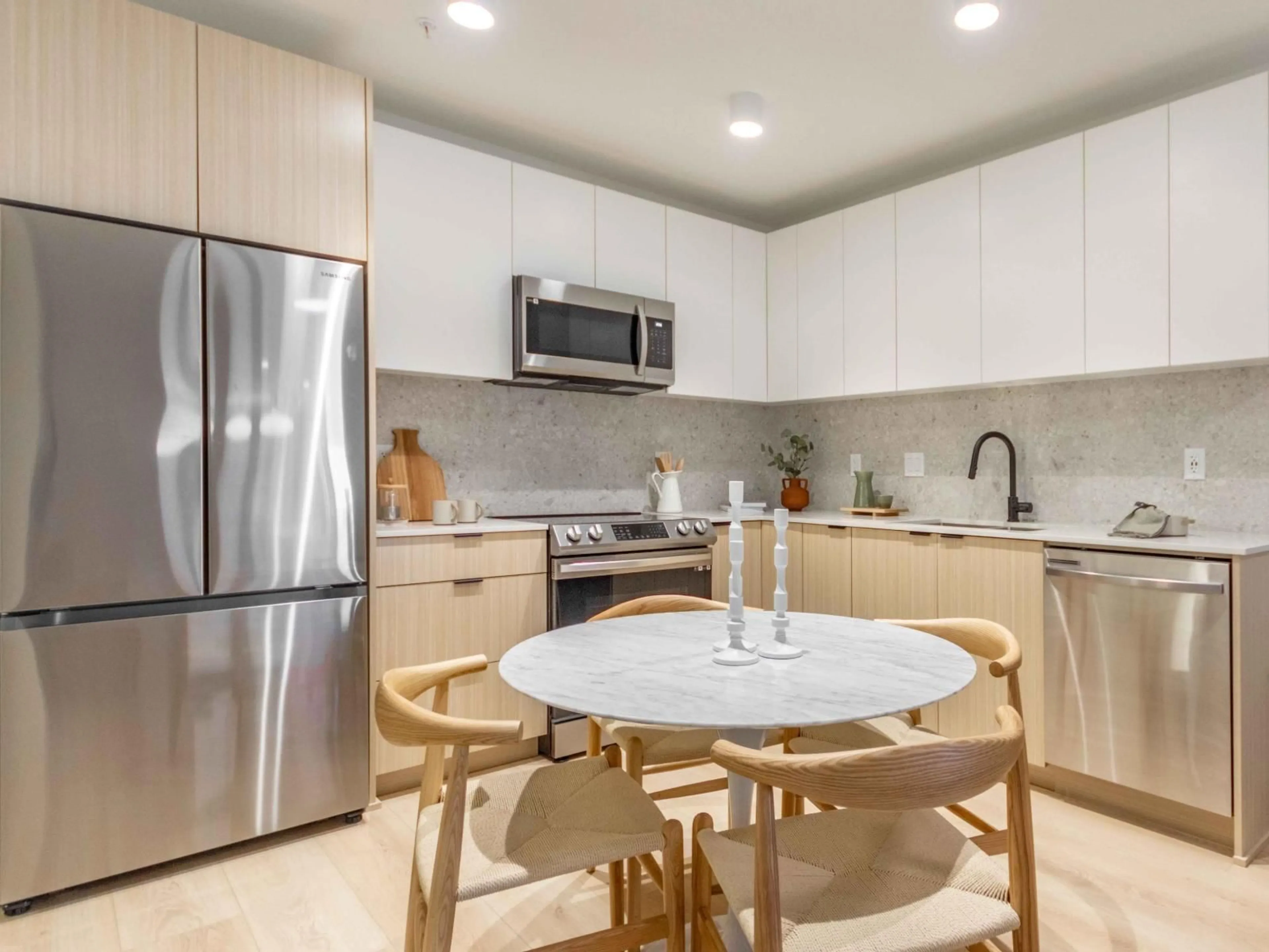 Unknown for 201 - 13455 94A AVENUE, Surrey British Columbia V0V0V0