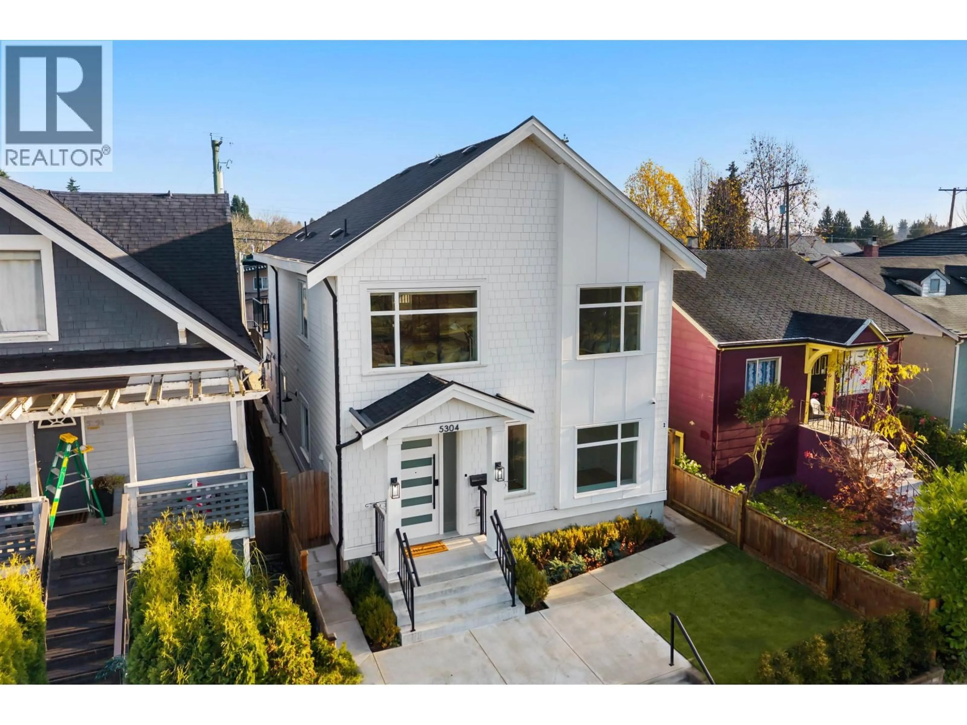 Home with brick exterior material, street for 5304 FRASER STREET, Vancouver British Columbia V5W2Y9