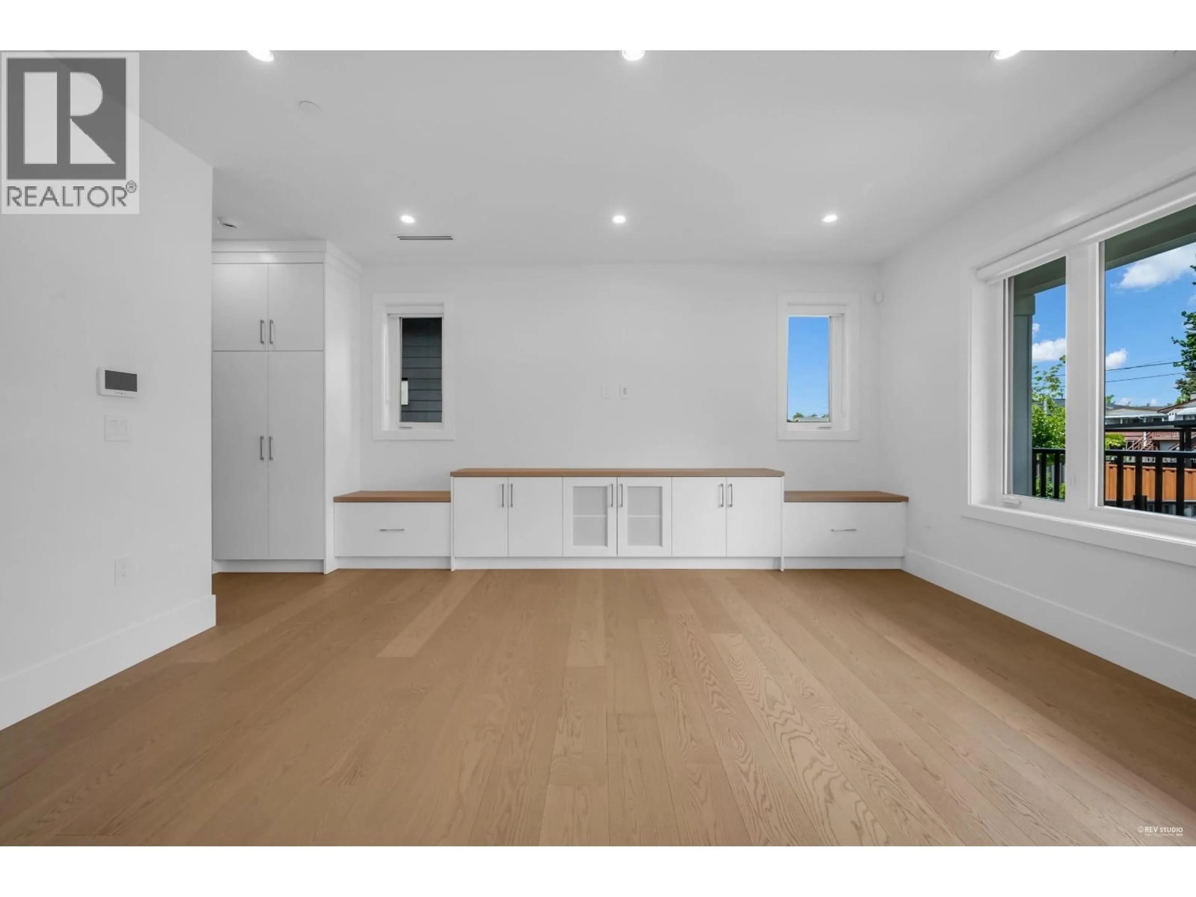 Unknown for 3673 48TH AVENUE, Vancouver British Columbia V5S1J1