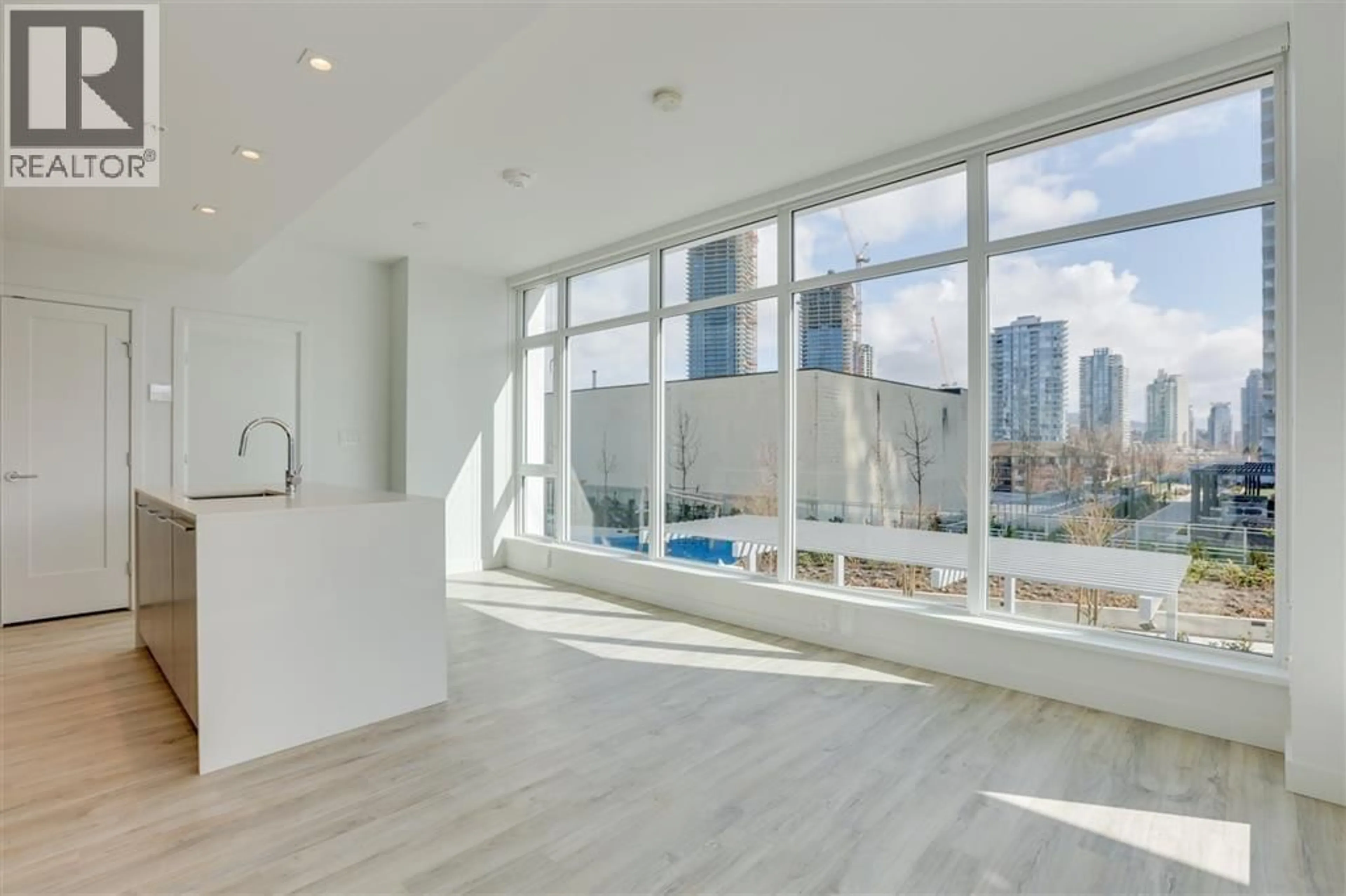 Unknown for 301 - 2288 ALPHA AVENUE, Burnaby British Columbia V5C0L9