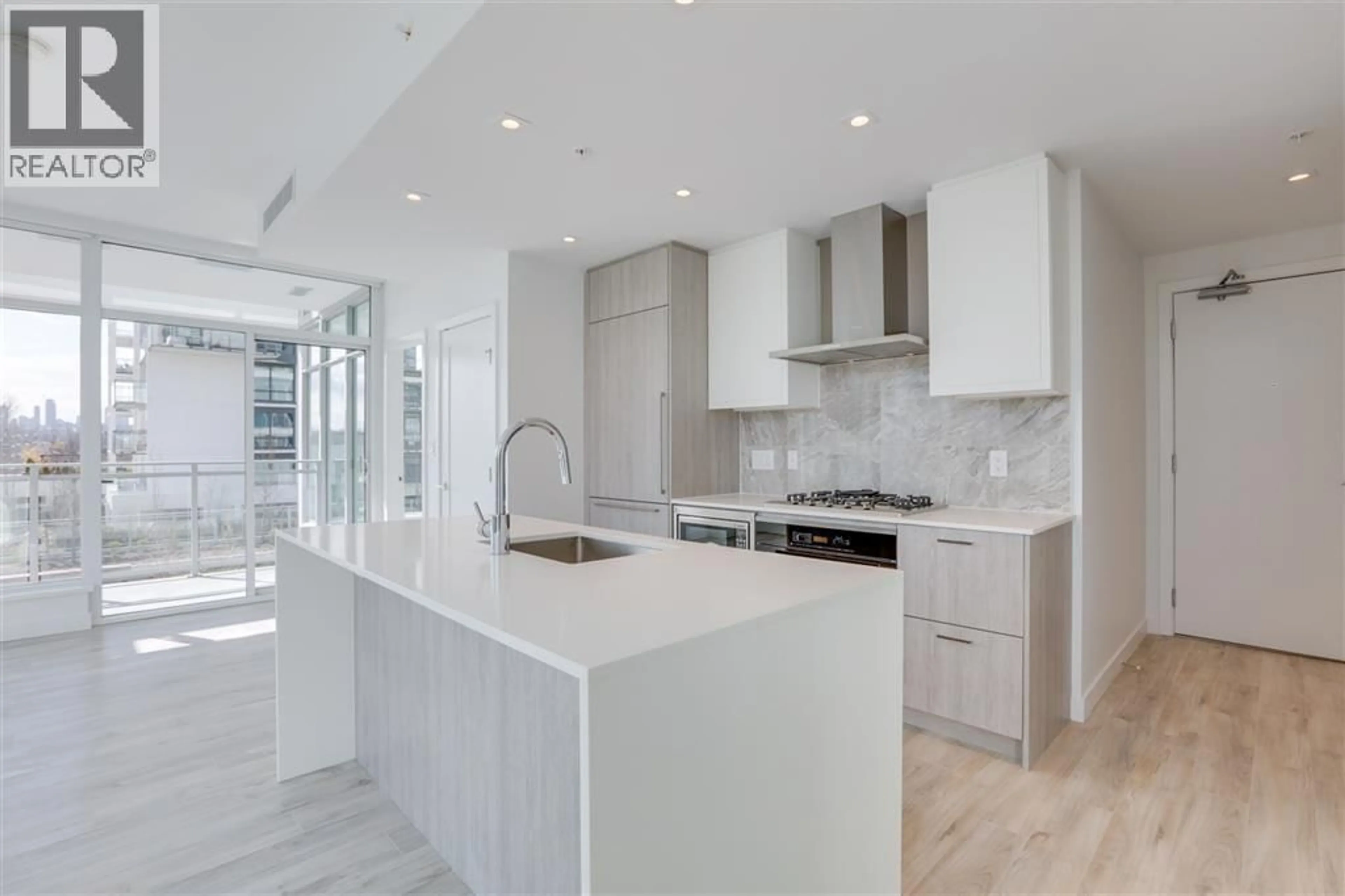 Open concept kitchen, ceramic/tile floor for 301 - 2288 ALPHA AVENUE, Burnaby British Columbia V5C0L9