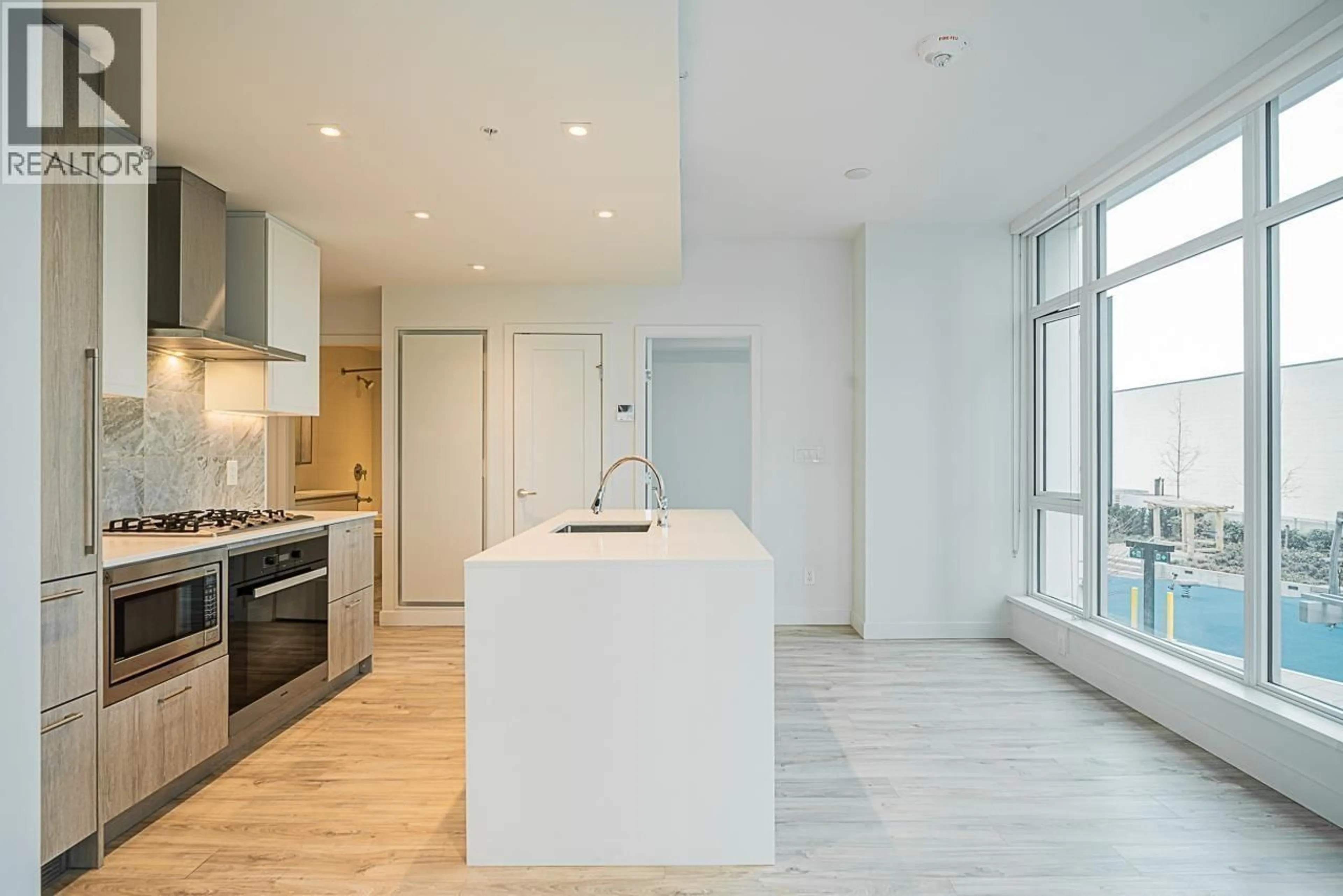 Open concept kitchen, unknown for 301 - 2288 ALPHA AVENUE, Burnaby British Columbia V5C0L9