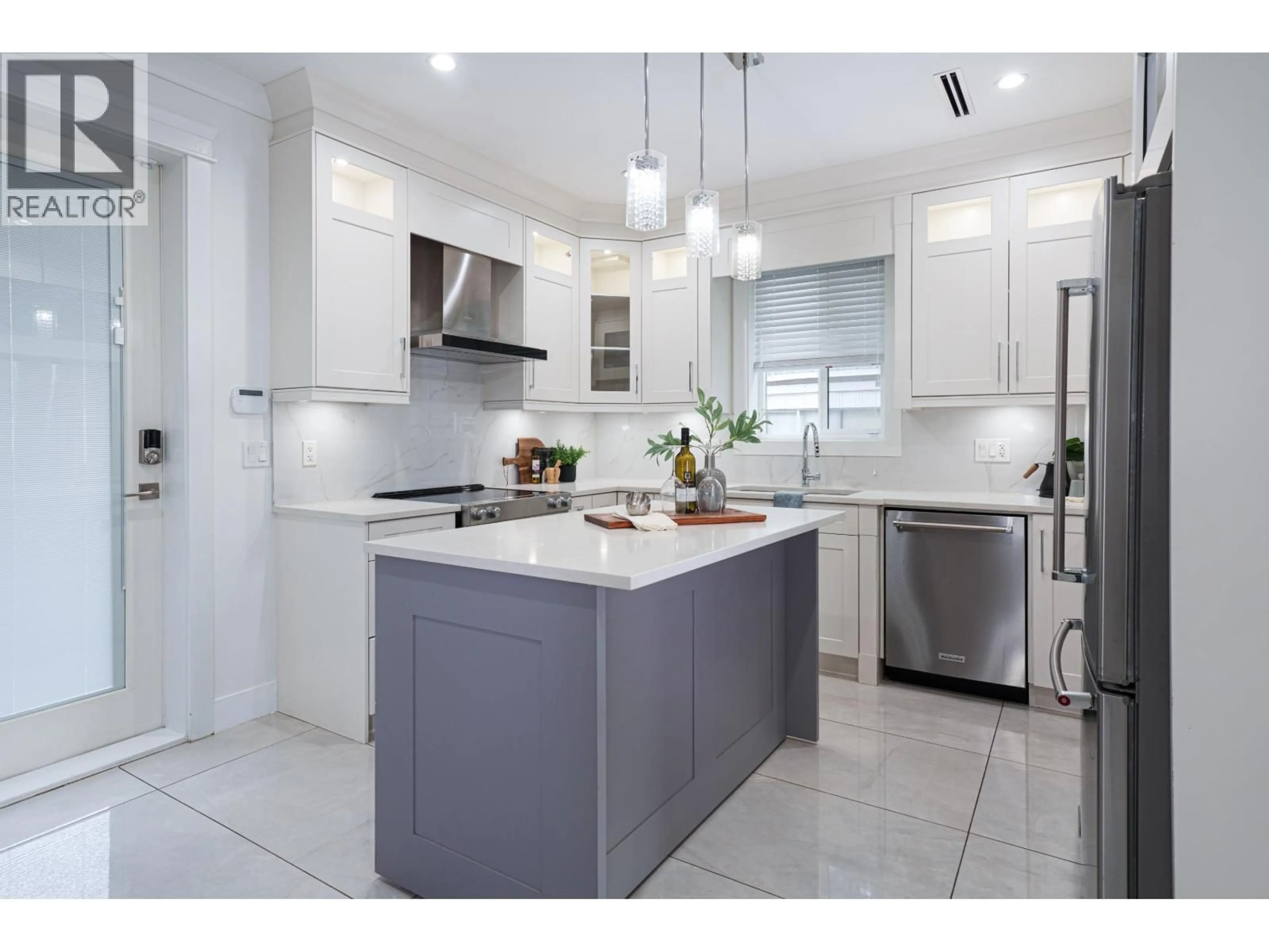 Contemporary kitchen, ceramic/tile floor for 3216 VIMY CRESCENT, Vancouver British Columbia V5M4B4
