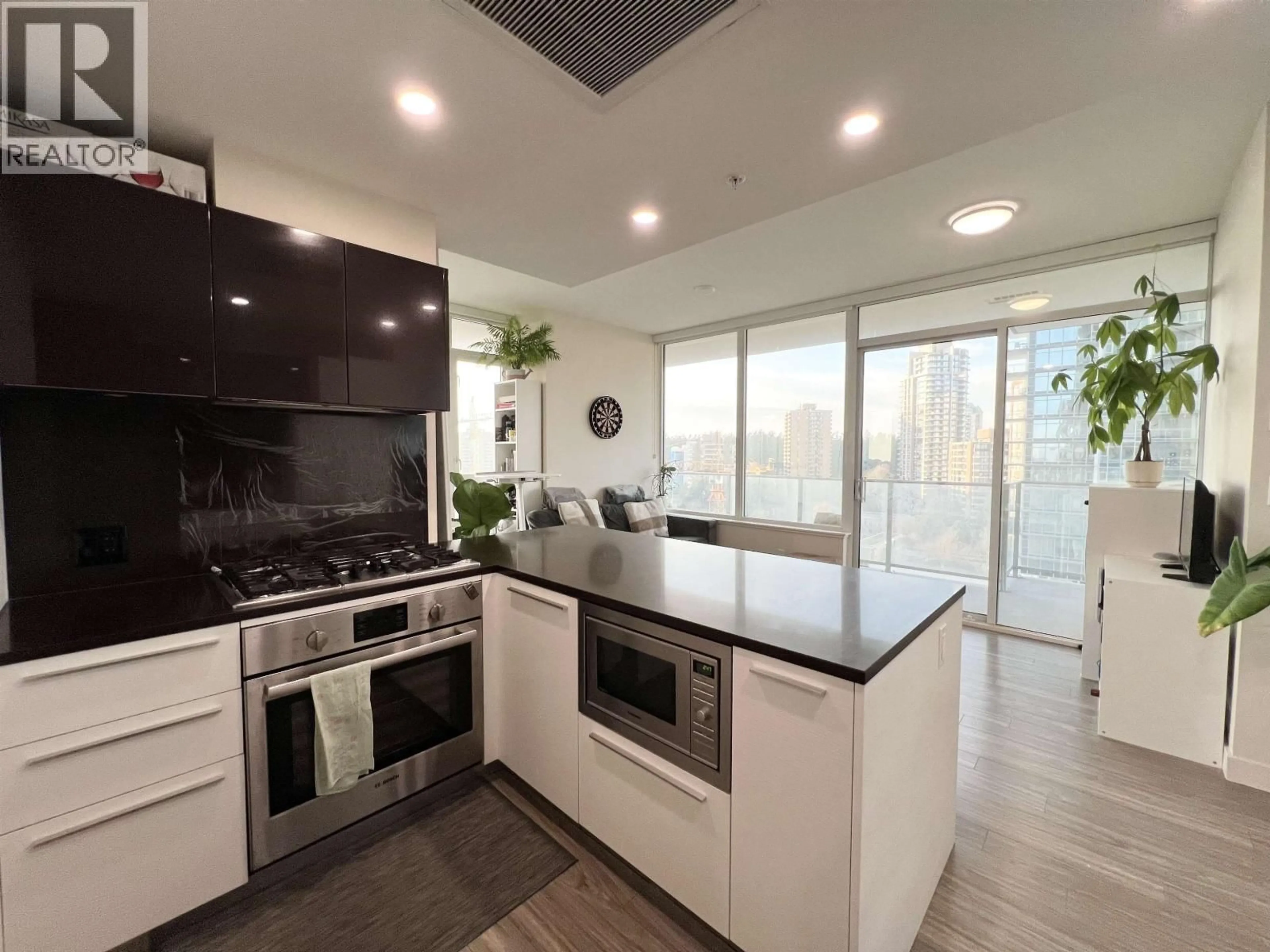 Contemporary kitchen, ceramic/tile floor for 1006 - 6383 MCKAY AVENUE, Burnaby British Columbia V5H0H8