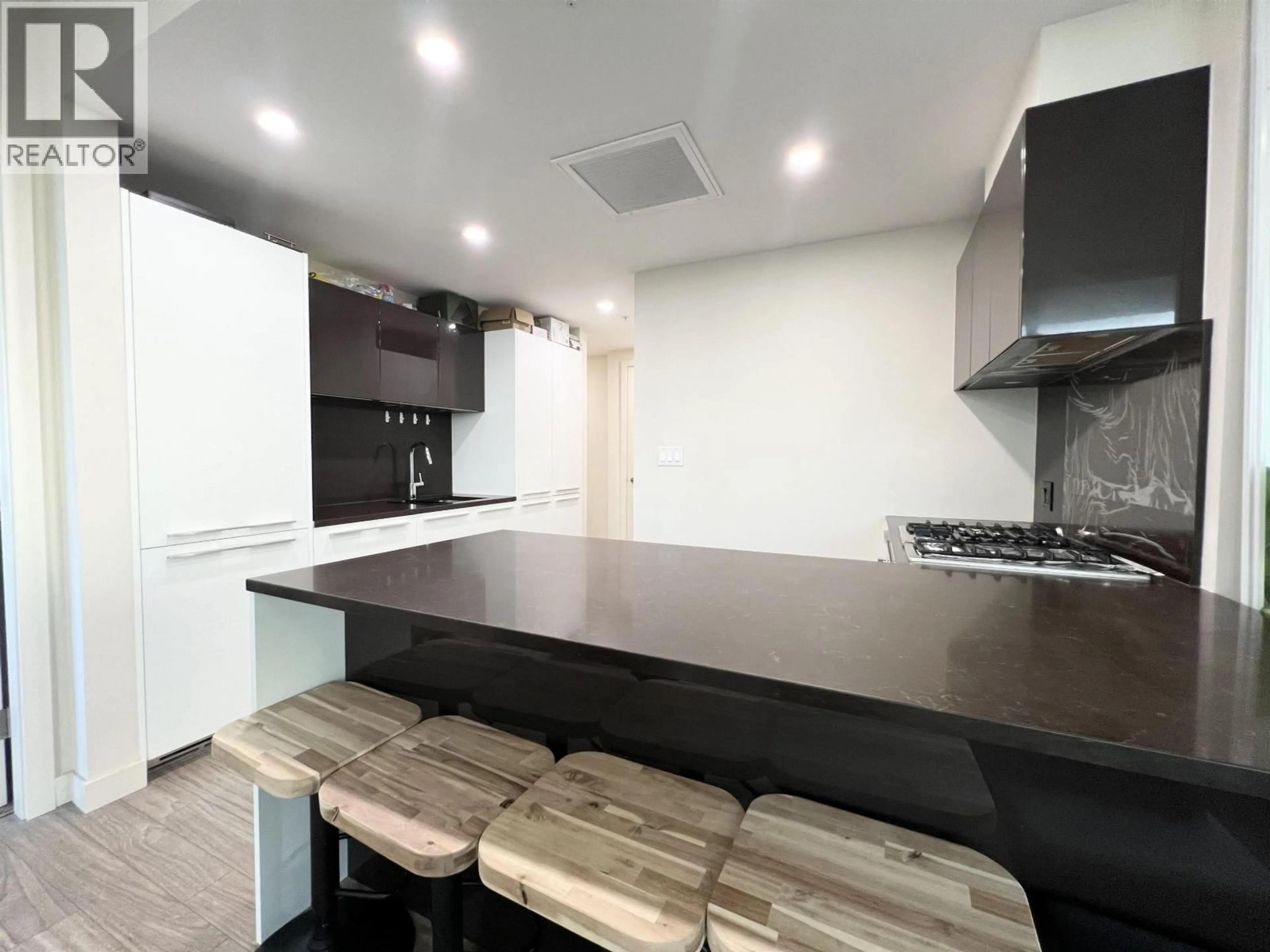Contemporary kitchen, unknown for 1006 - 6383 MCKAY AVENUE, Burnaby British Columbia V5H0H8